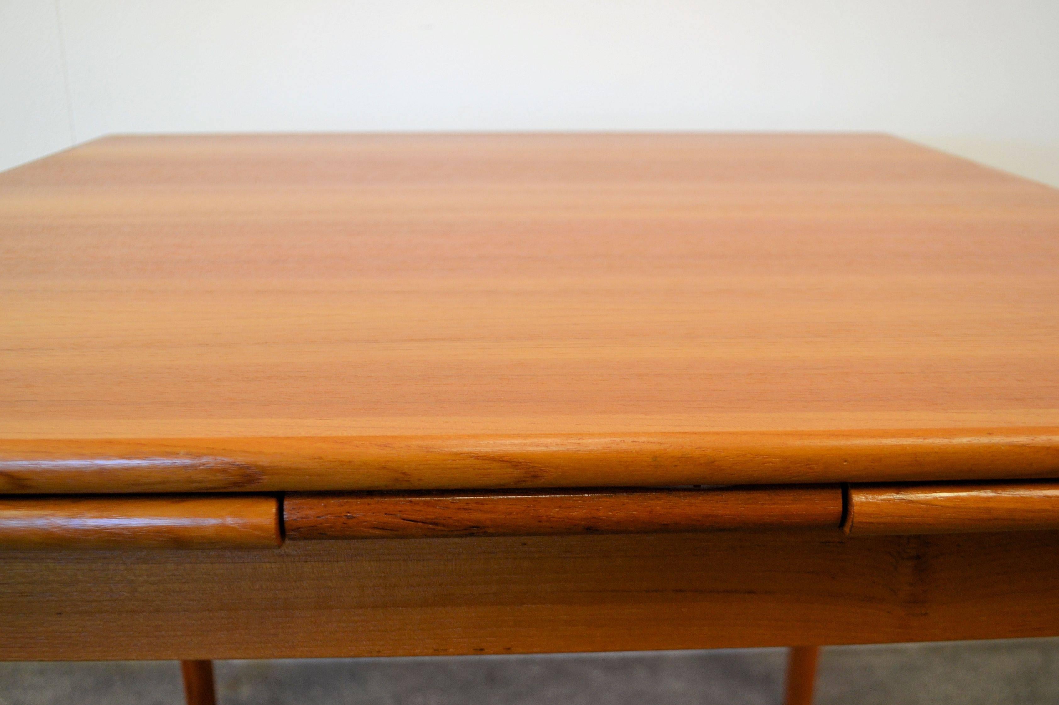20th Century Mid-Century Modern Danish Design Teak Dining Table For Sale