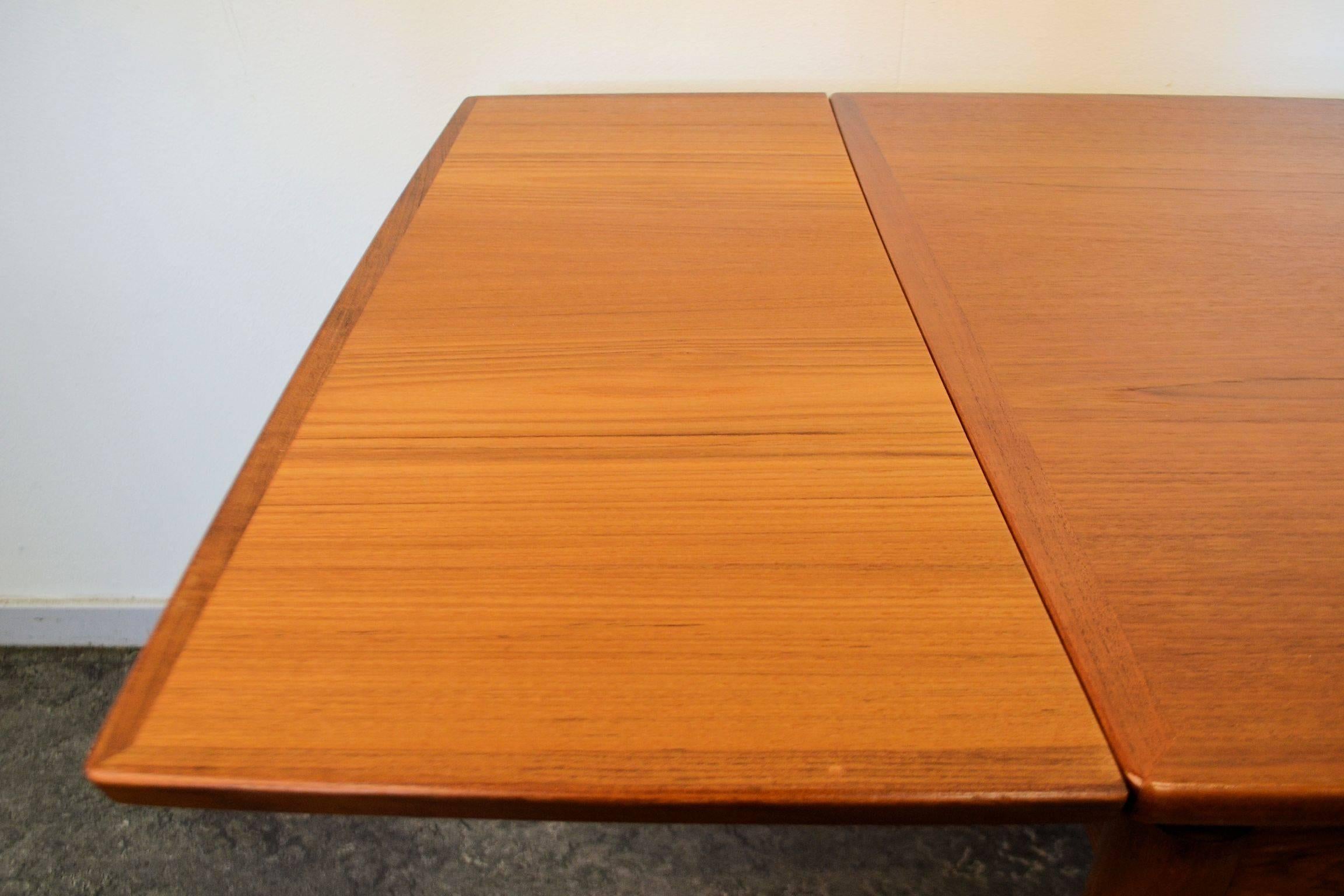 Poul Hundevad Teak Card Table with Extension Leaves In Good Condition In Panningen, N-Limburg