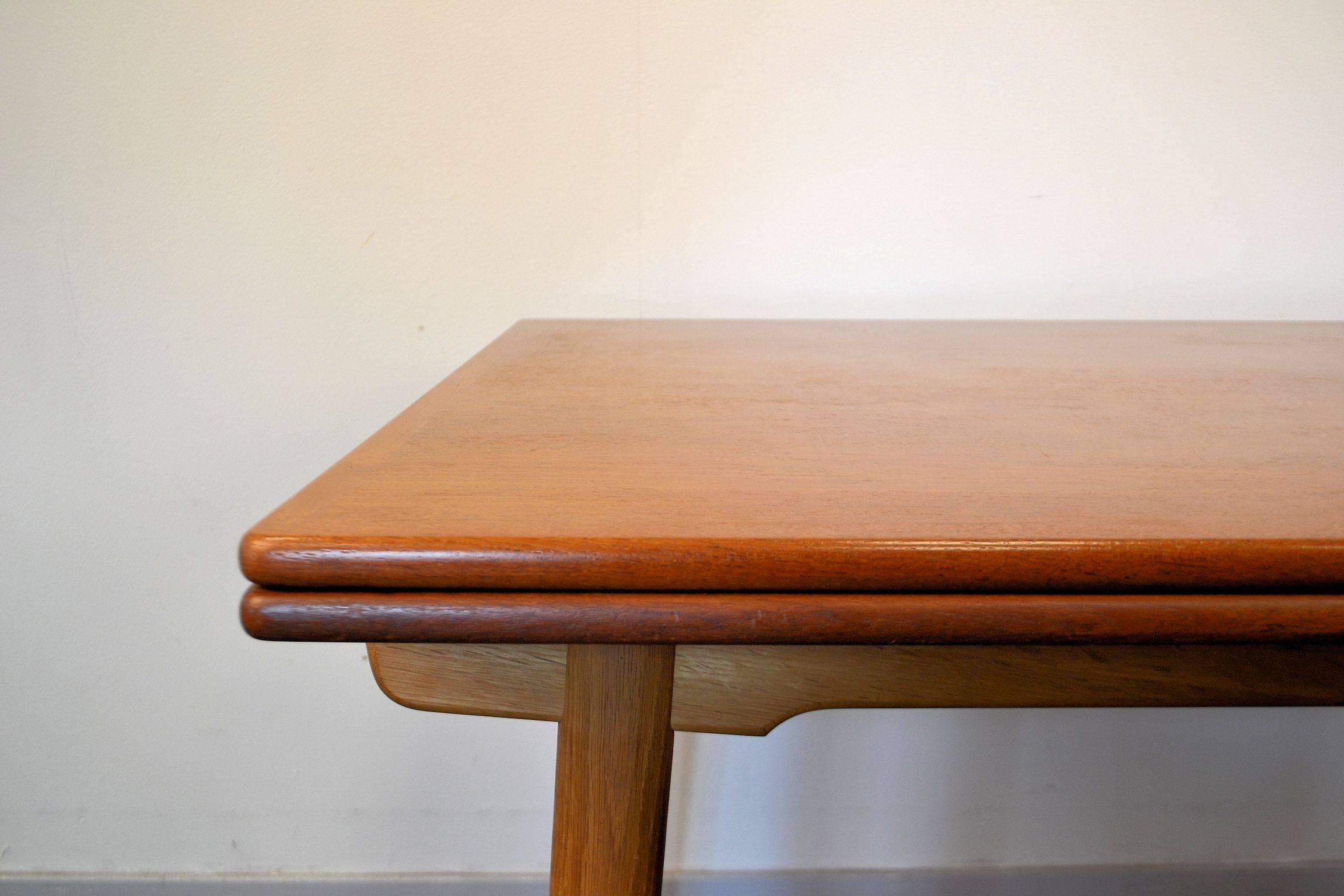 Mid-Century Modern Hans J. Wegner Teak/Oak Extendable Dining Table For Sale