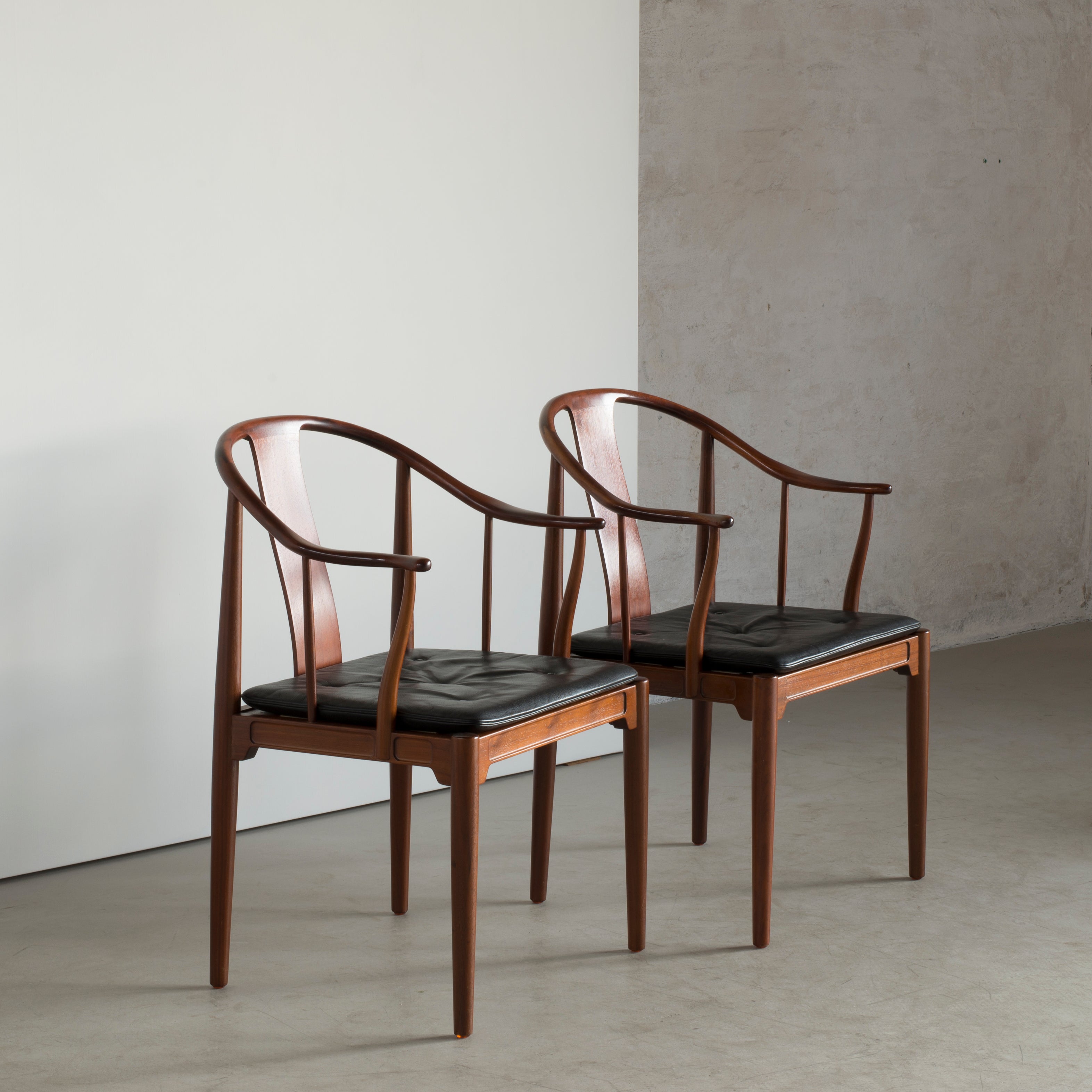 Pair Of Hans J Wegner Chinese Chairs In Walnut For Pair Of Hans J Wegner Chinese Chairs In Walnut For