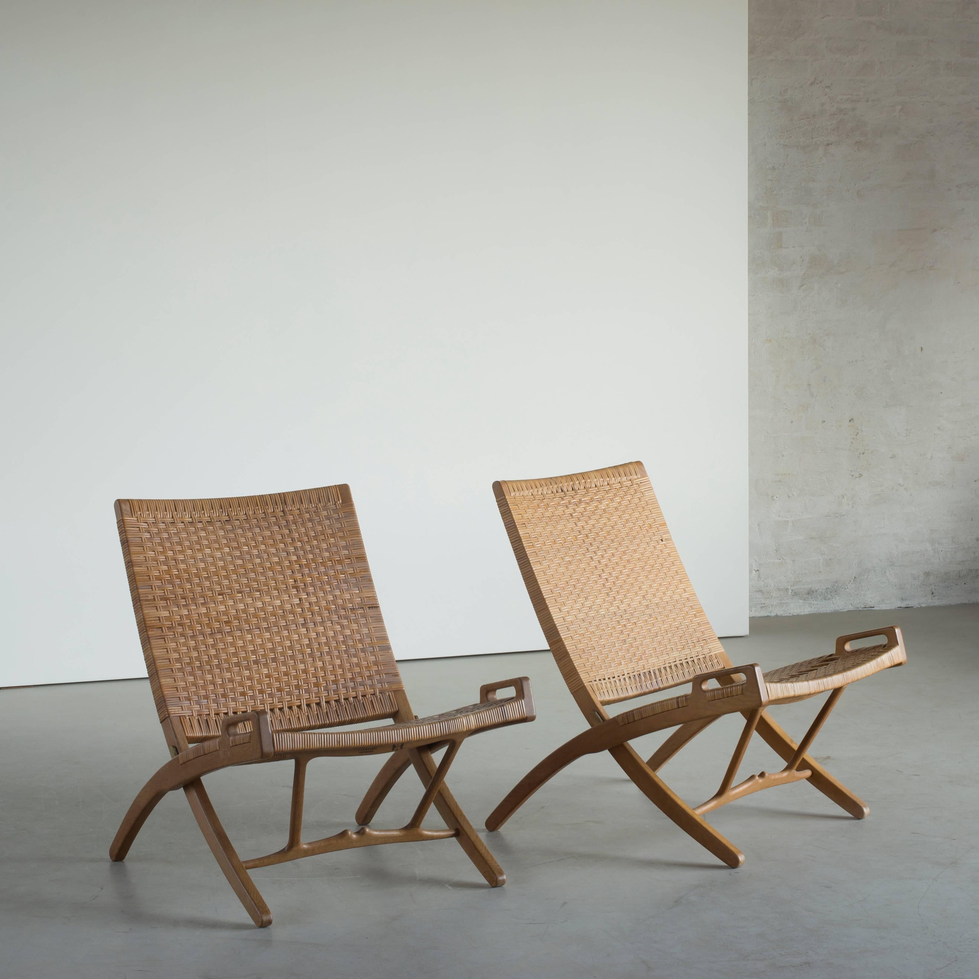 Hans J. Wegner Folding Chair for Johannes Hansen In Good Condition For Sale In Copenhagen, DK