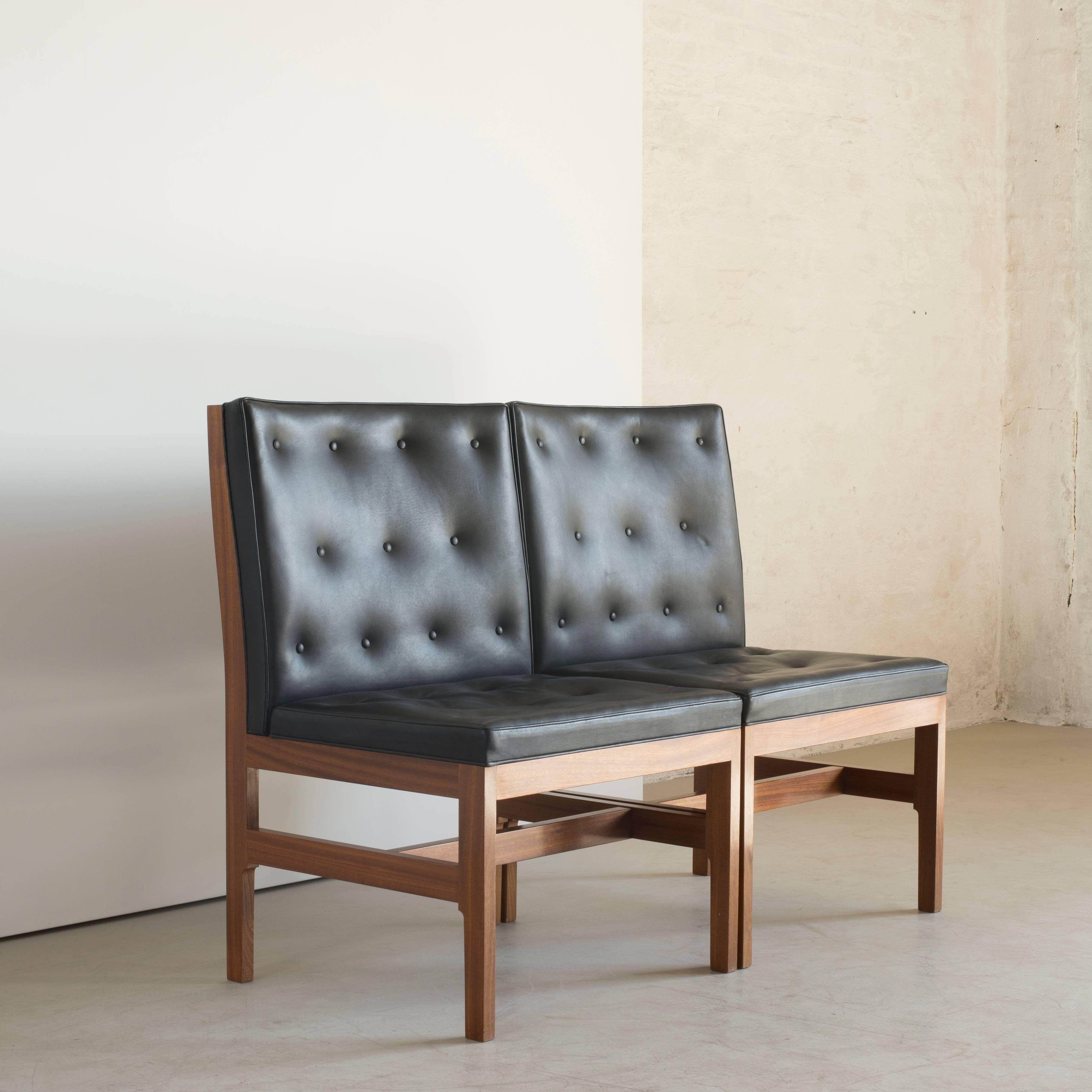 Weitere Stühle von Mogens Koch für Rud. Rasmussen (Skandinavische Moderne) im Angebot