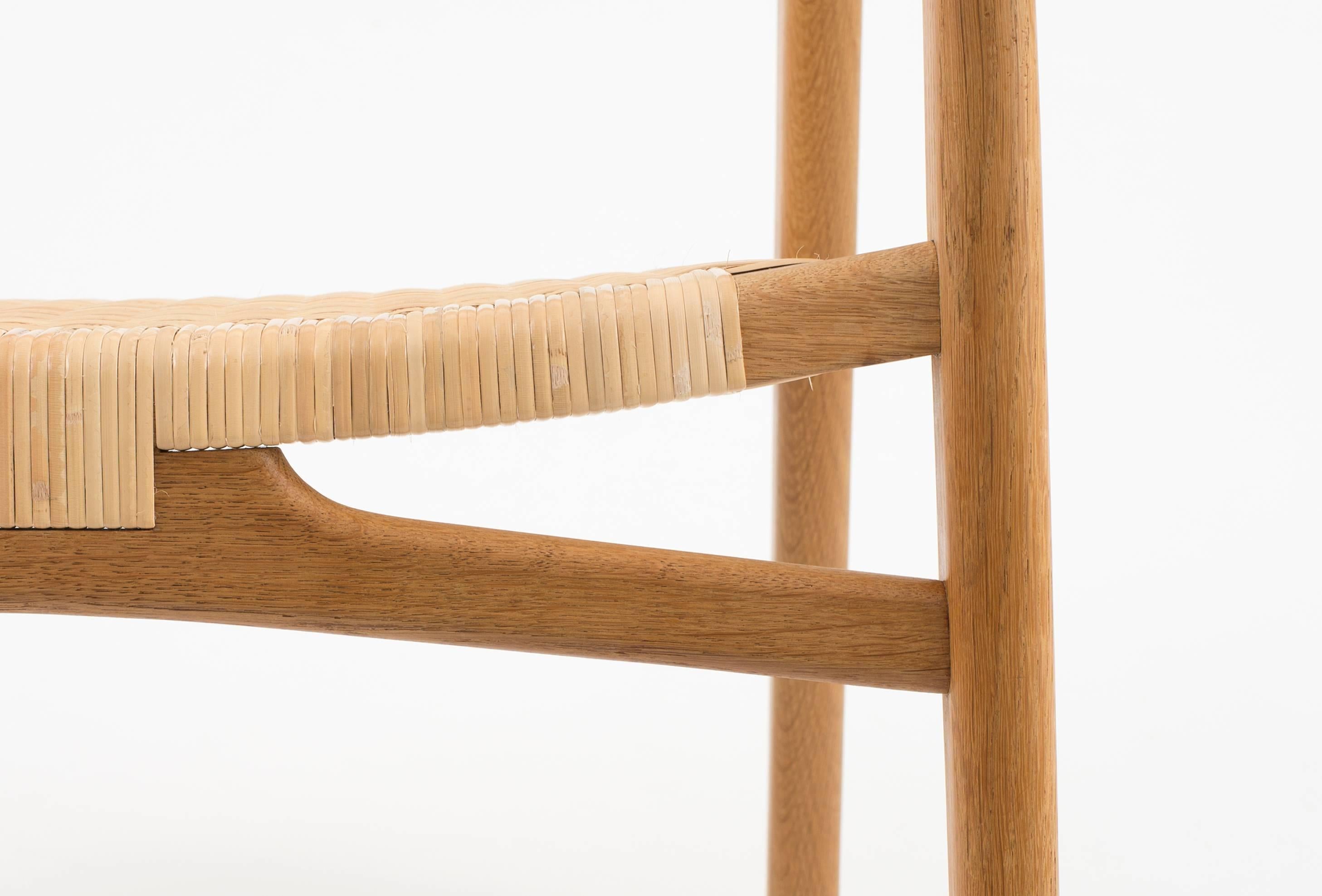 20th Century Easy Chair in Oak by Hans J. Wegner for Johannes Hansen For Sale