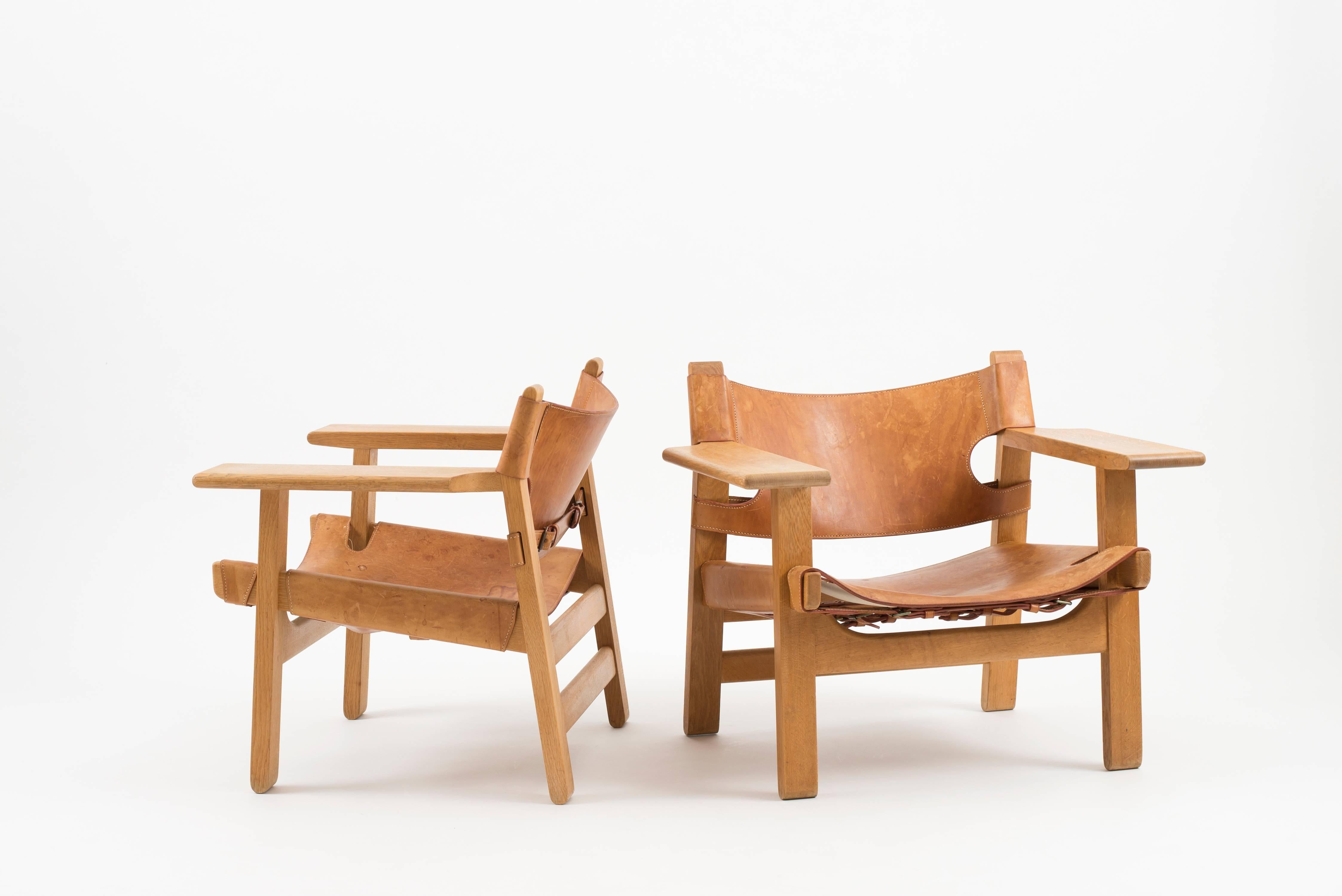 Scandinavian Modern Pair of Spanish Chairs by Børge Mogensen for Fredericia Furniture