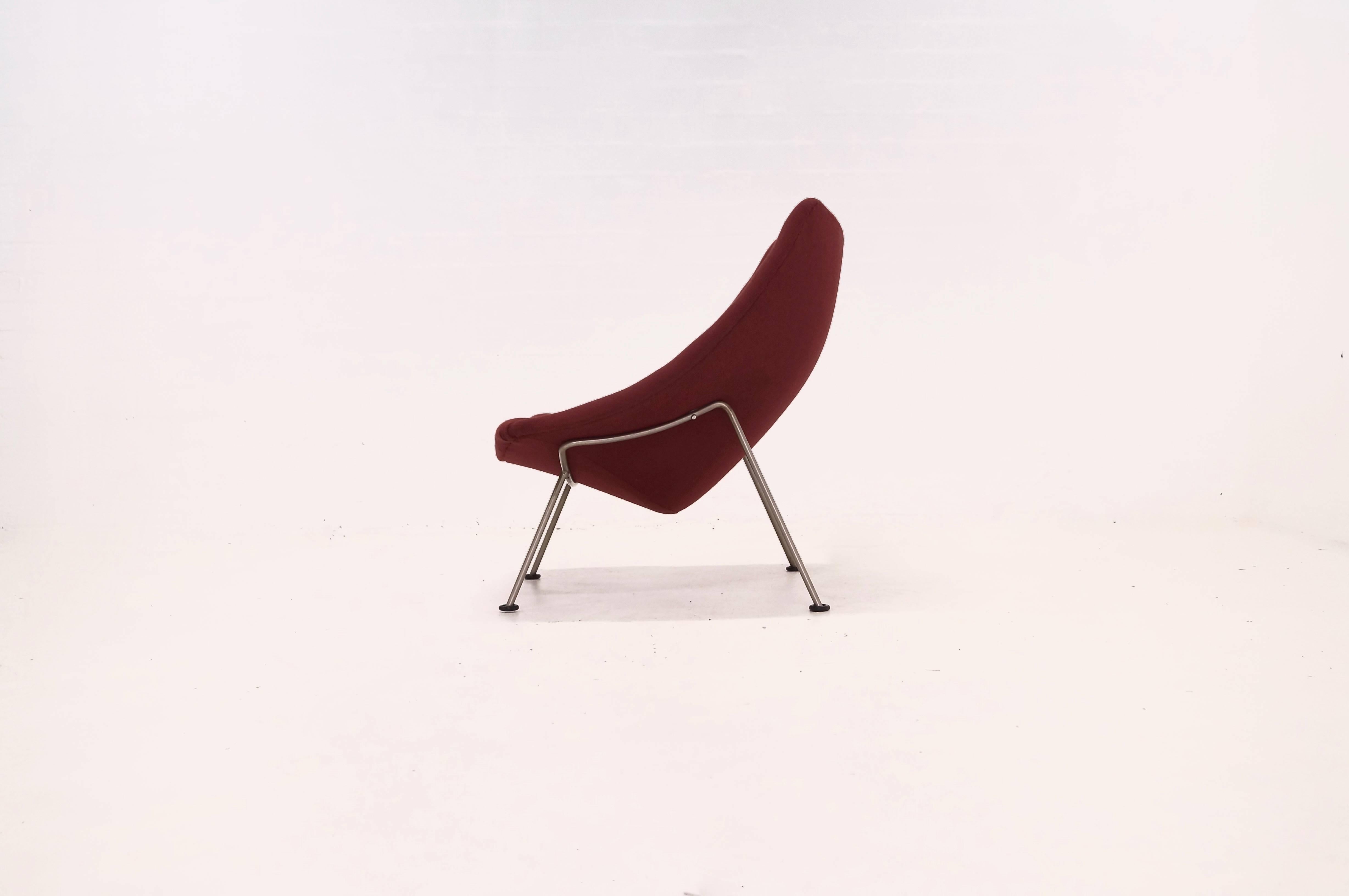 Mid-20th Century Large First Edition Artifort F157 Oyster Lounge Chair by Pierre Paulin