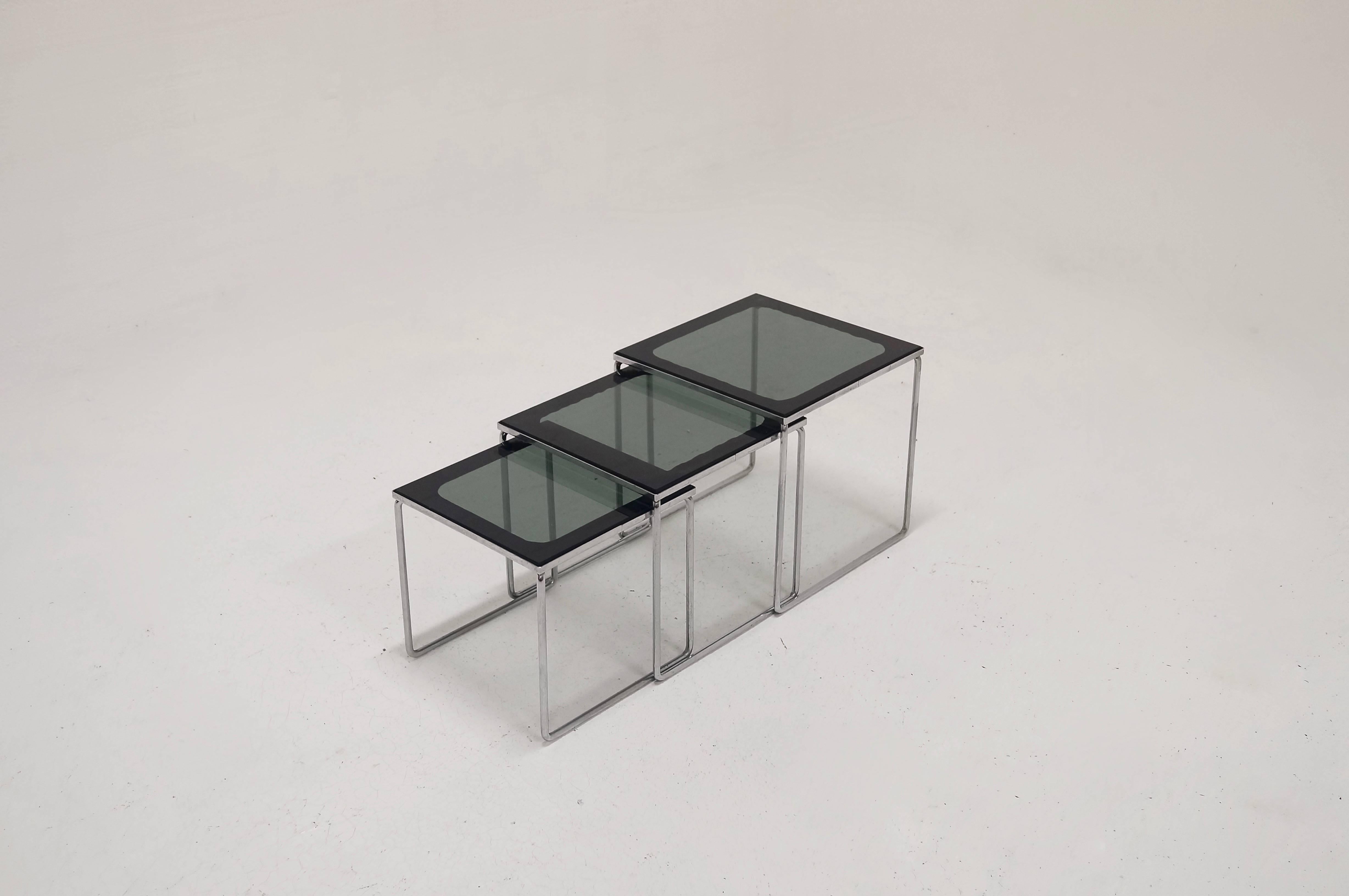 Mid-Century Modern Set of Milo Baughman Style Chrome and Smoked Glass Nesting Tables For Sale