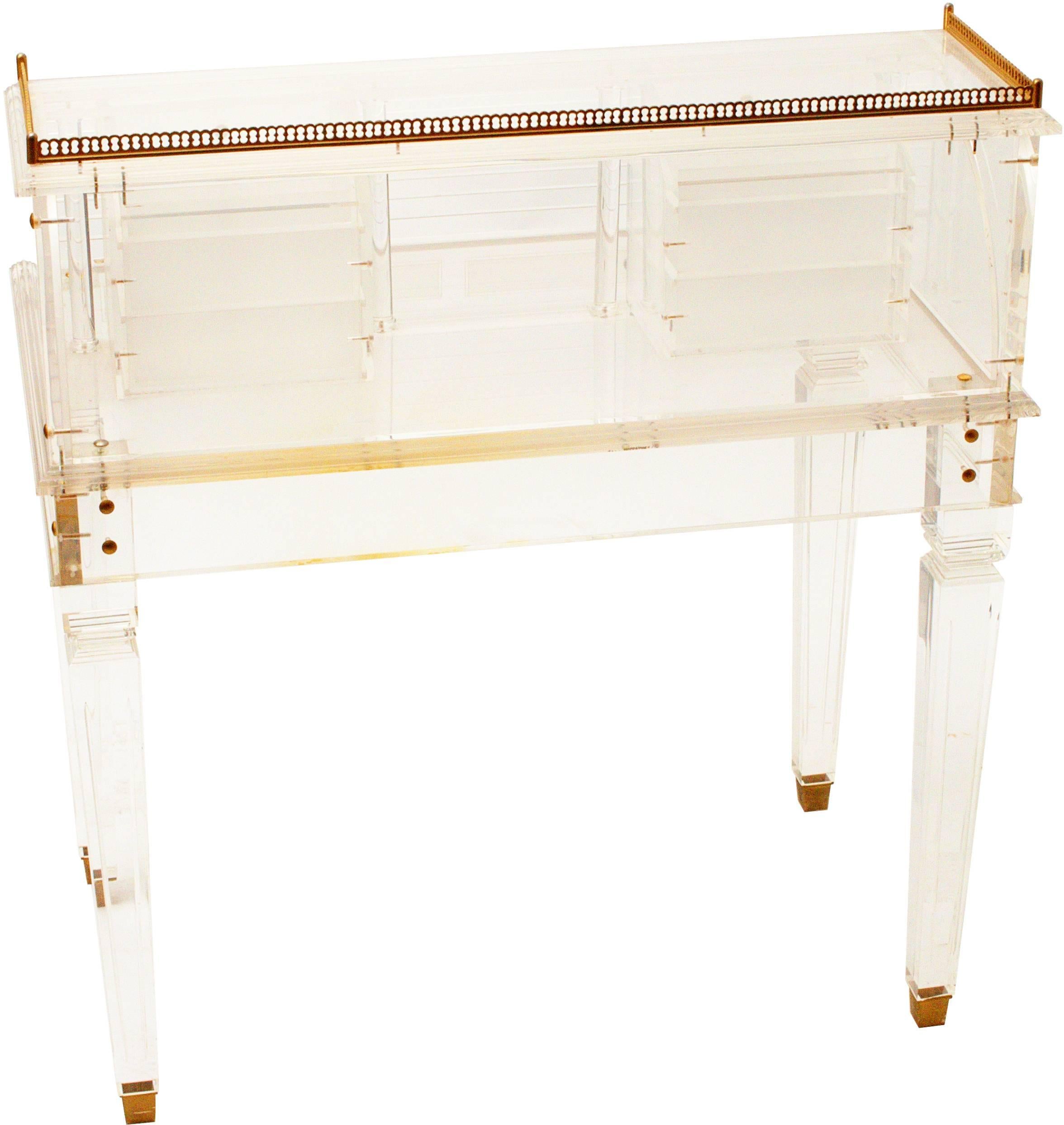 Amazing Very Rare Limited Edition Cylinder Secretary Desk in Lucite Late 1980s In Excellent Condition In Brussels, BE