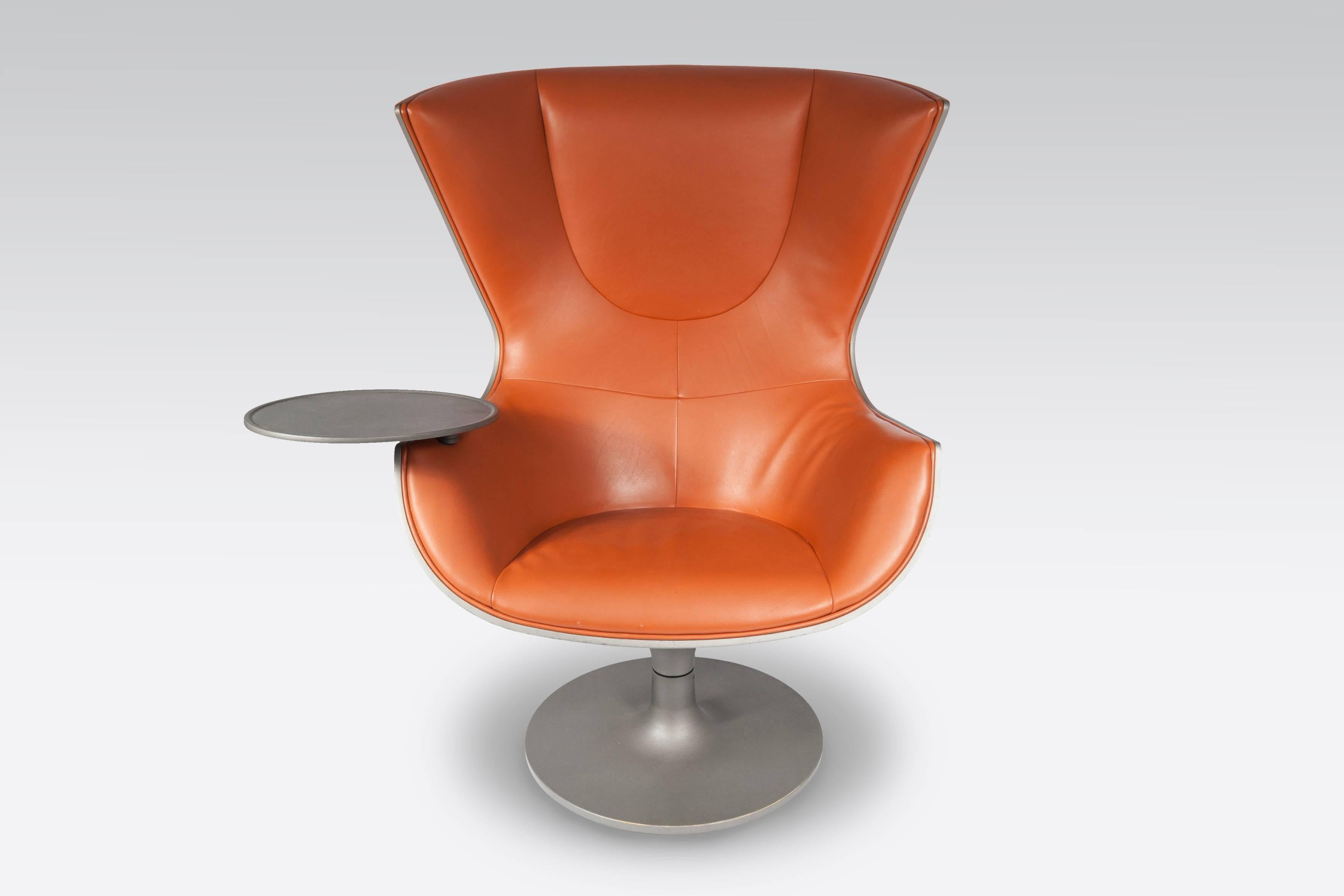 2001 limited edition armchair designed by Philippe Starck (1949) exclusively for Eurostar “premium” first class lounge in Paris (44 units) and in London (66 units).
Created with Hermès fashionable brown leather and polymer. Edition