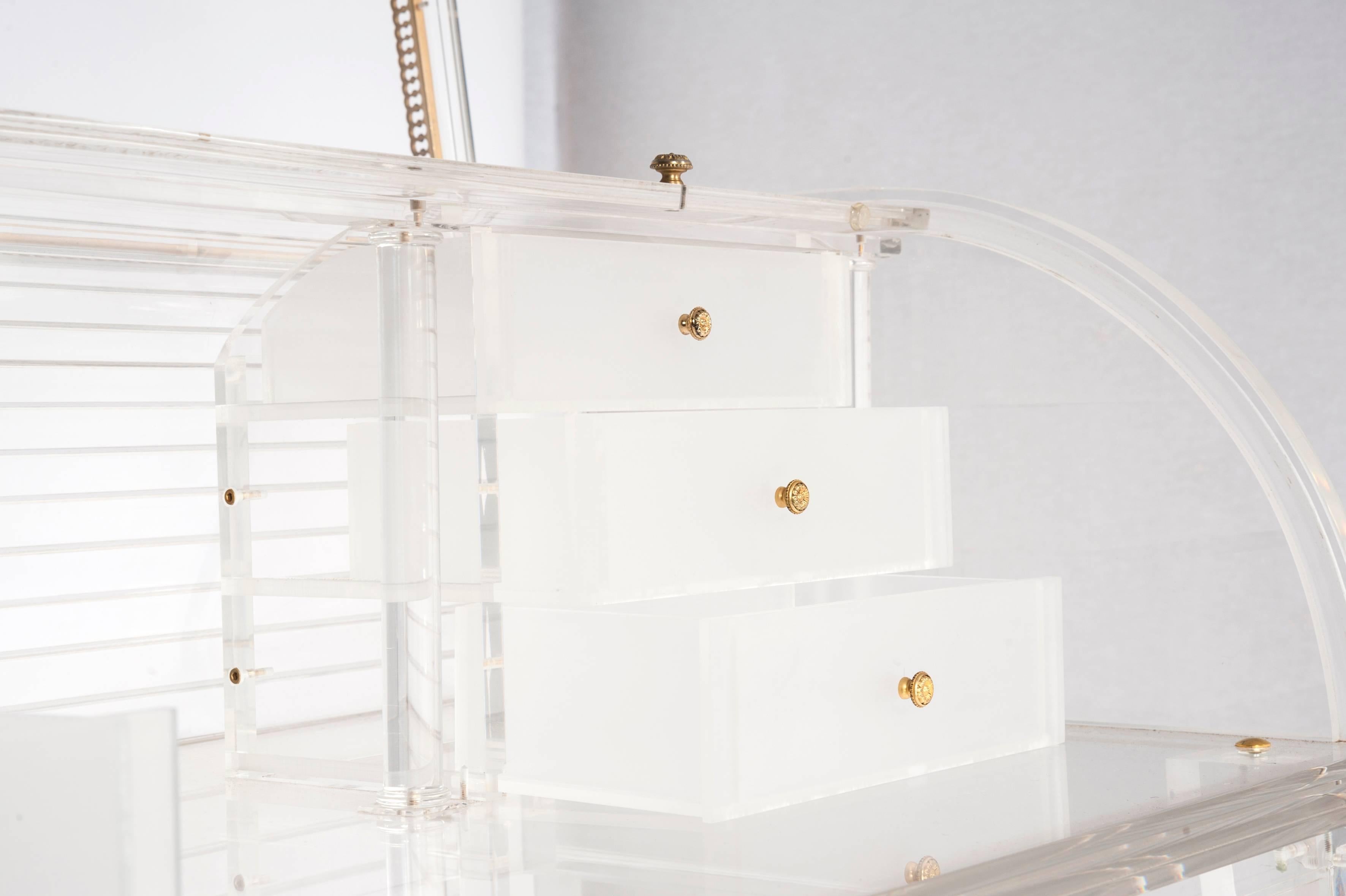 Secrétaire cylindrique en Lucite fin des années 1980 style Louis XVI en vente 1