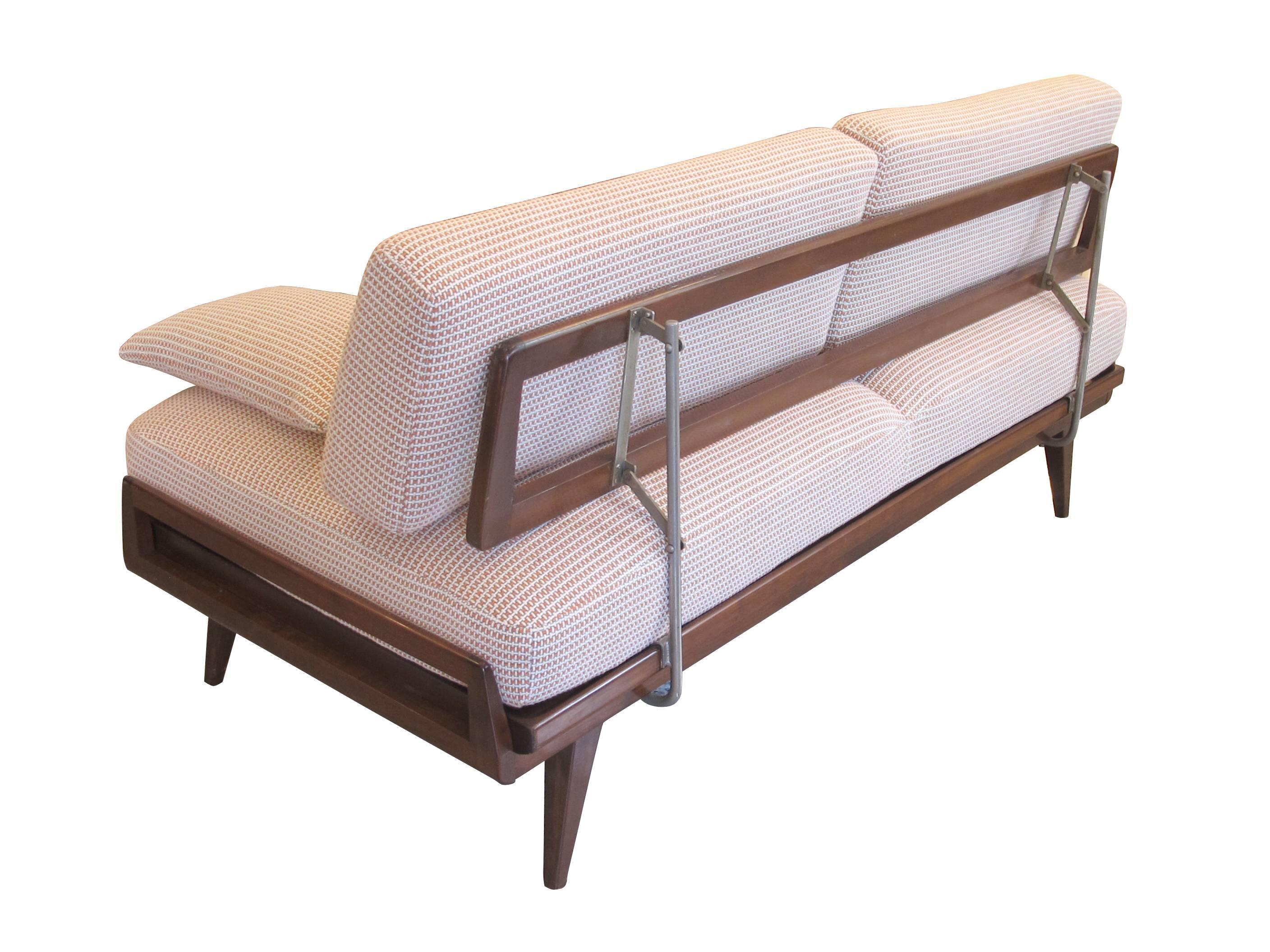 Original couch by Wilhelm Knoll for Knoll Antimott. This vintage sofa was produced during the 1950s. The headboard is retractable with adjustable inclination and the entire piece can be transformed into a daybed. The backrest is also adjustable,