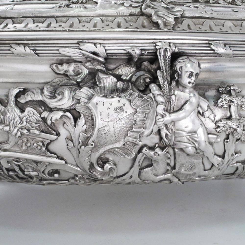 18th Century and Earlier George II English Silver Soup Tureen For Sale