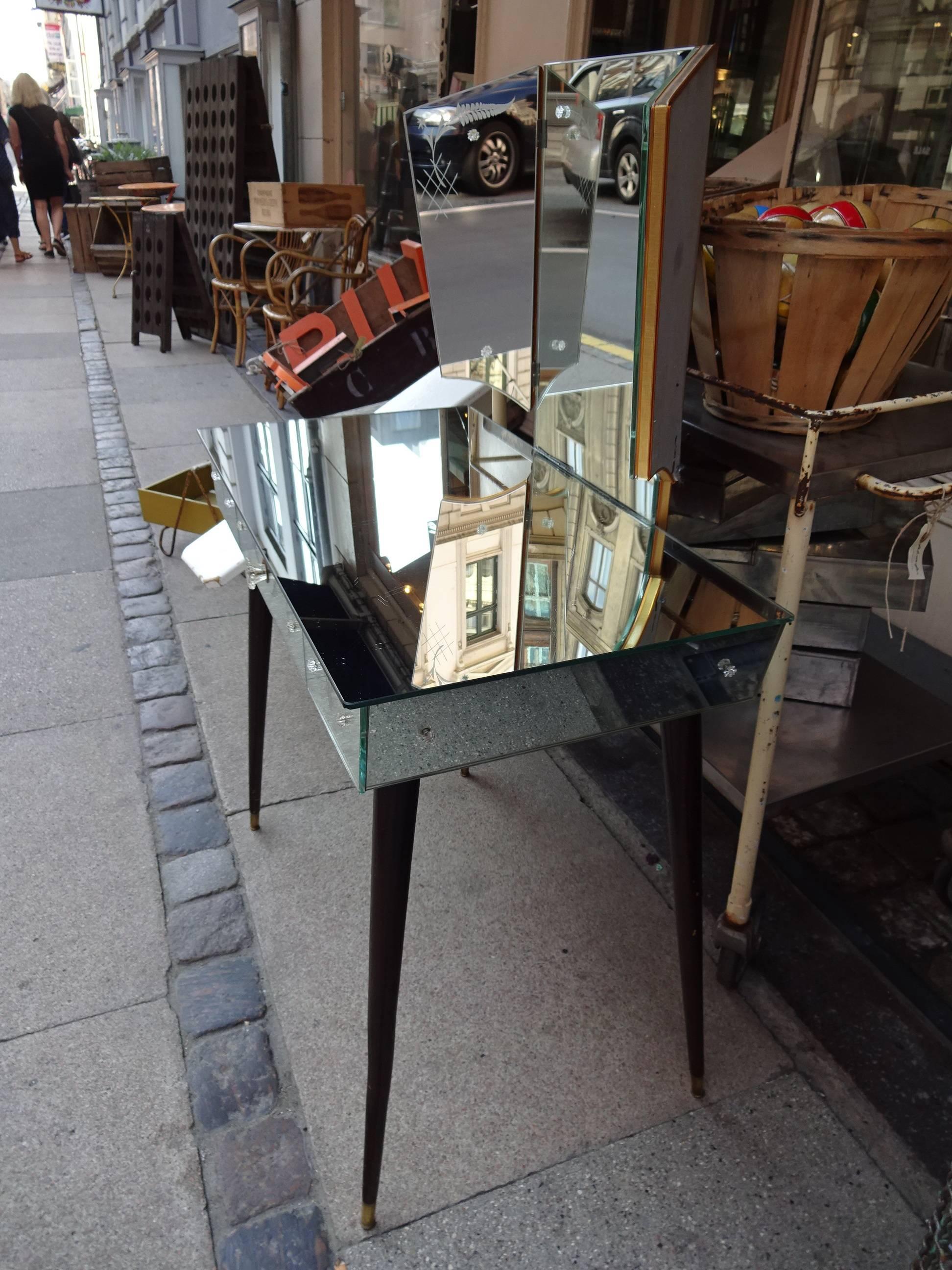 Mid-20th Century French Mirrored Vanity Table