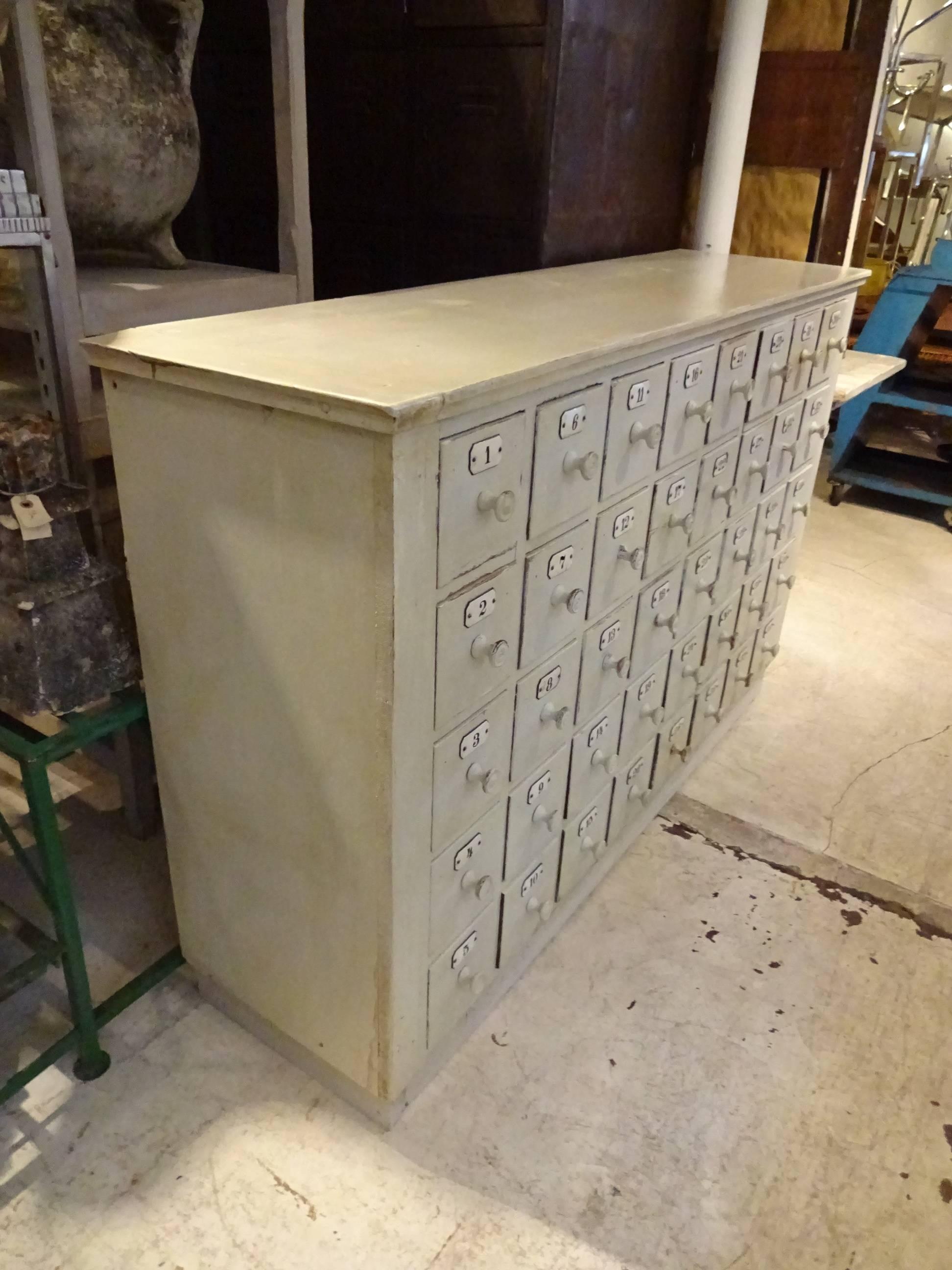 Late 19th Century French Pharmacy Chest of Drawers In Good Condition In Copenhagen K, DK
