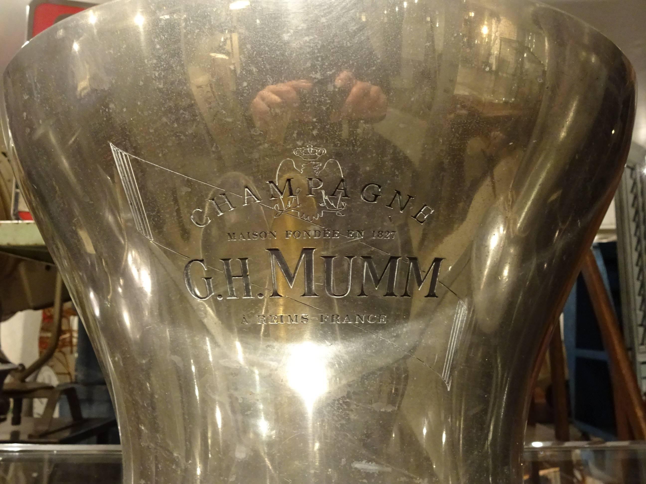 Large and elegant vintage champagne cooler made of tin from the renowned champagne house GH MUMM in Reims.