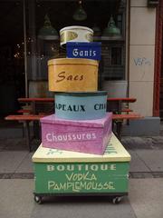 Expositor de cajas publicitarias francesas de mediados del siglo XX