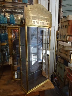 Französischer Vitrinenschrank des späten 19.