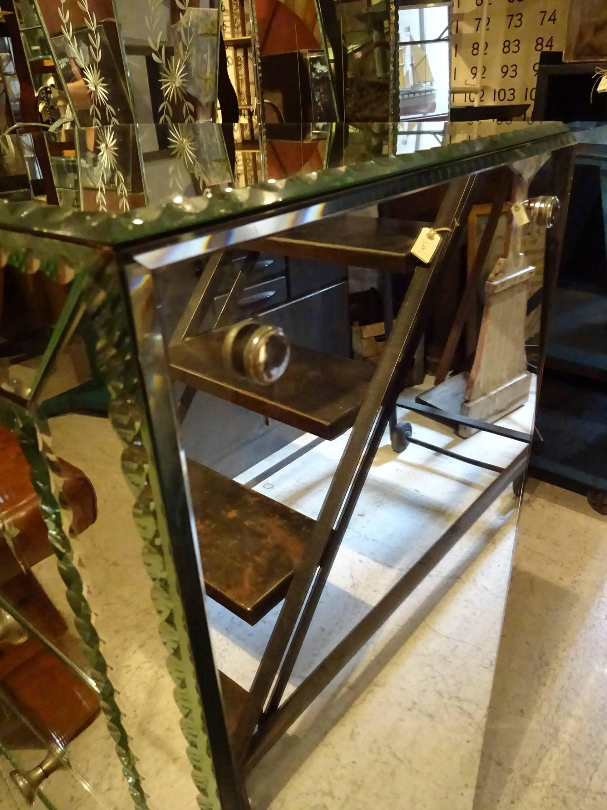 Early 20th French Mirrored Chest of Drawers In Good Condition In Copenhagen K, DK