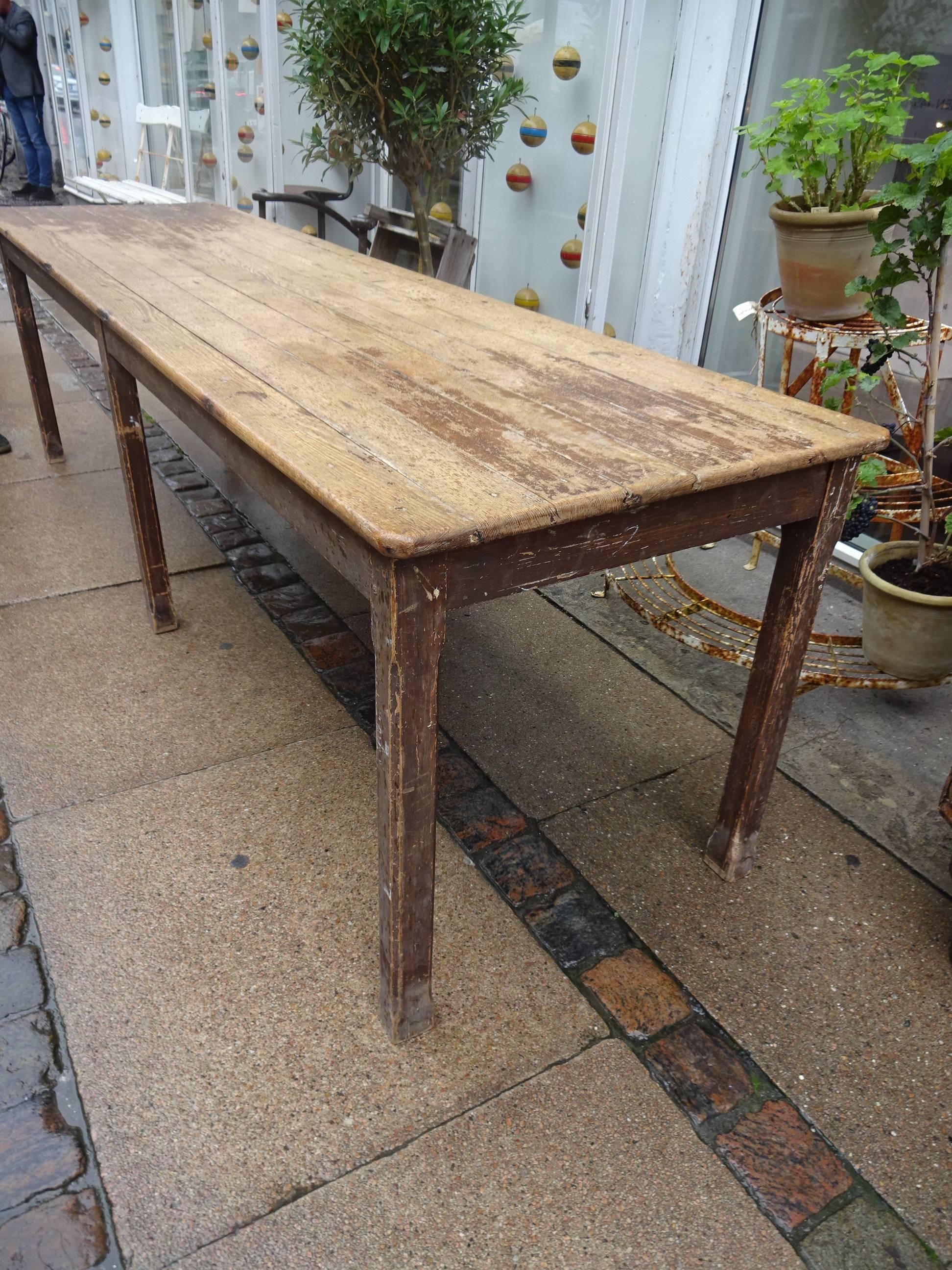 Beautiful smaller sized vintage refectory table on six legs, with genuine patina. Originates from the South of France.

Measures: H 74 x L 253 x W 69.5 cm.