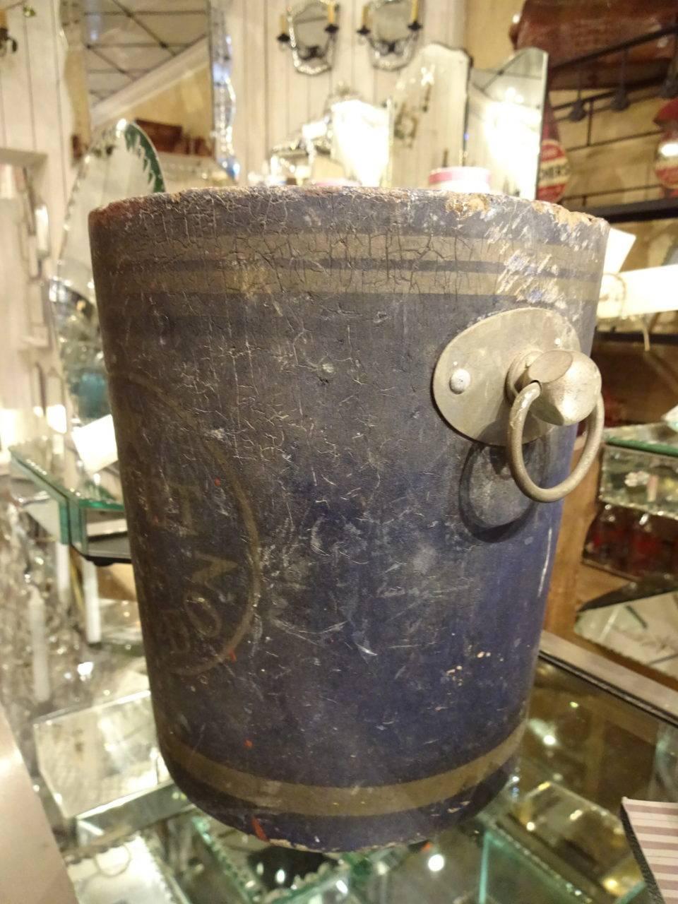 Extremely rare wooden Möet & Chandon champagne cooler dating to around the year 1900. Beautiful deep blue paint with perfect patina. A true collectors item.

 
