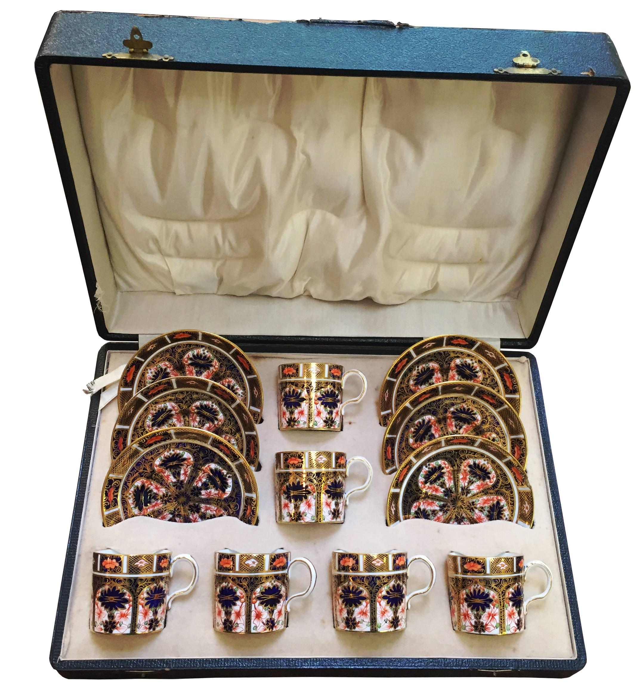 Great Britain (UK) Antique Imari Royal Crown Derby 1128 Set of Six Cups and Saucers with Box For Sale