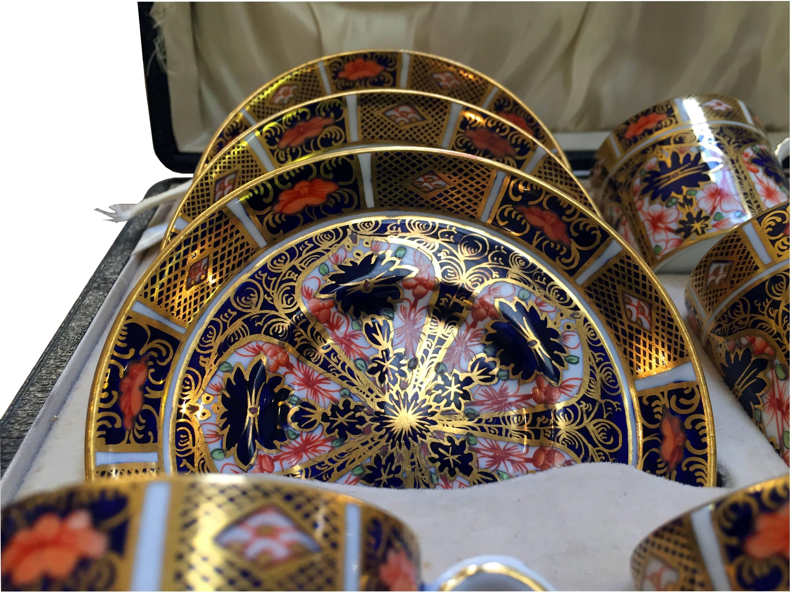 Antique Imari Royal Crown Derby 1128 Set of Six Cups and Saucers with Box For Sale 2
