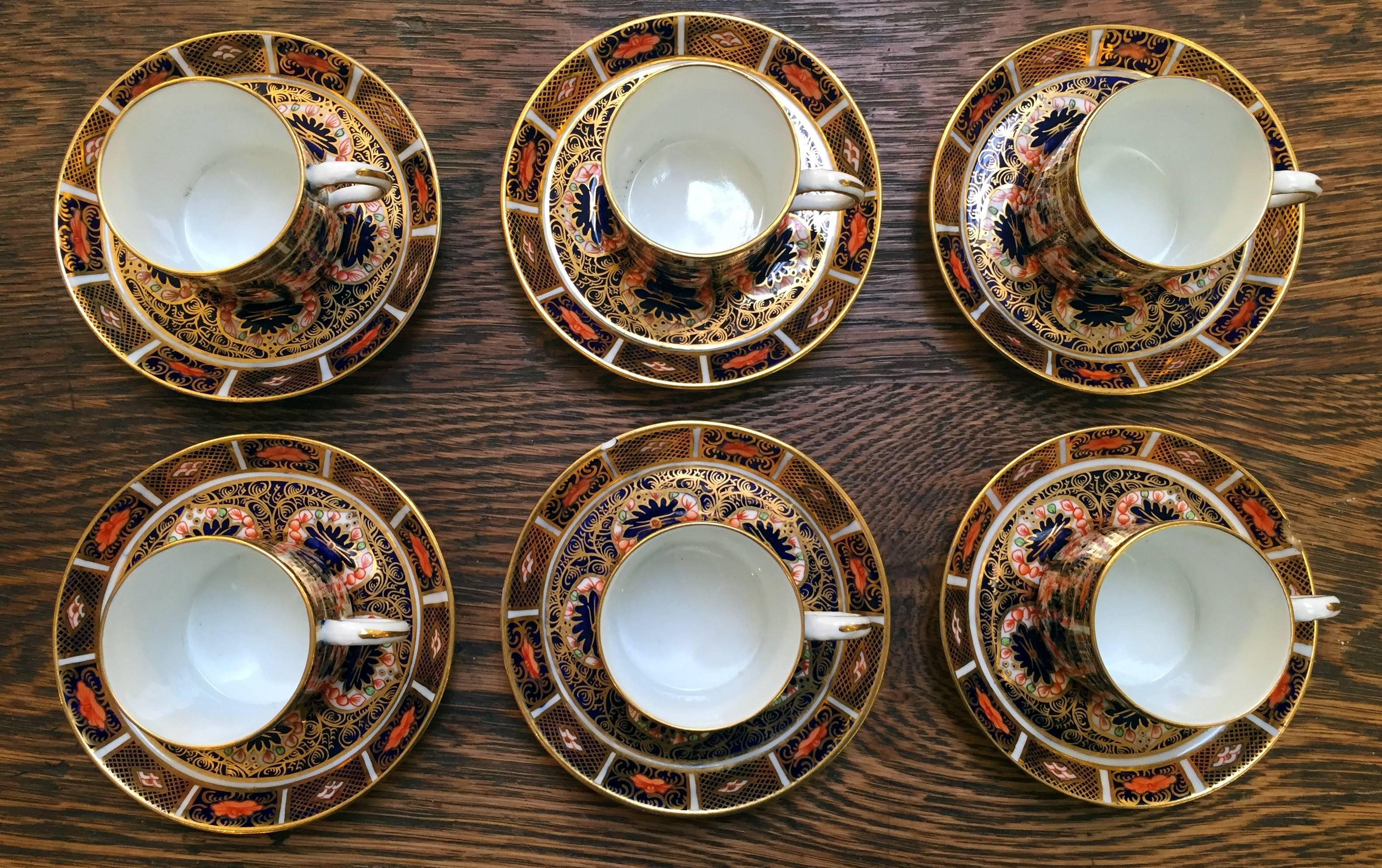 Antique Imari Royal Crown Derby 1128 Set of Six Cups and Saucers with Box For Sale 4