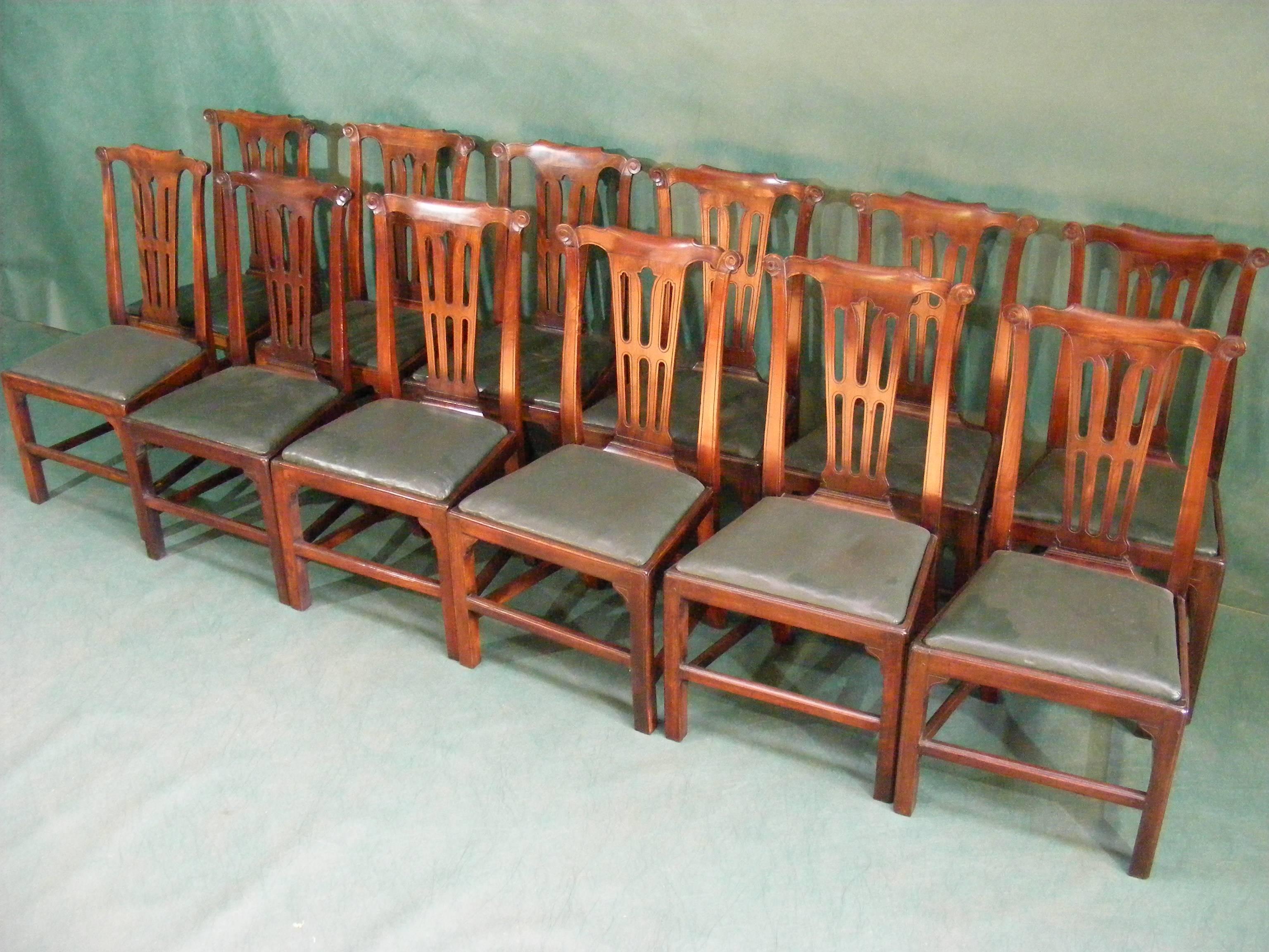 Chippendale Long Set of 12 Antique Chairs 18th century For Sale