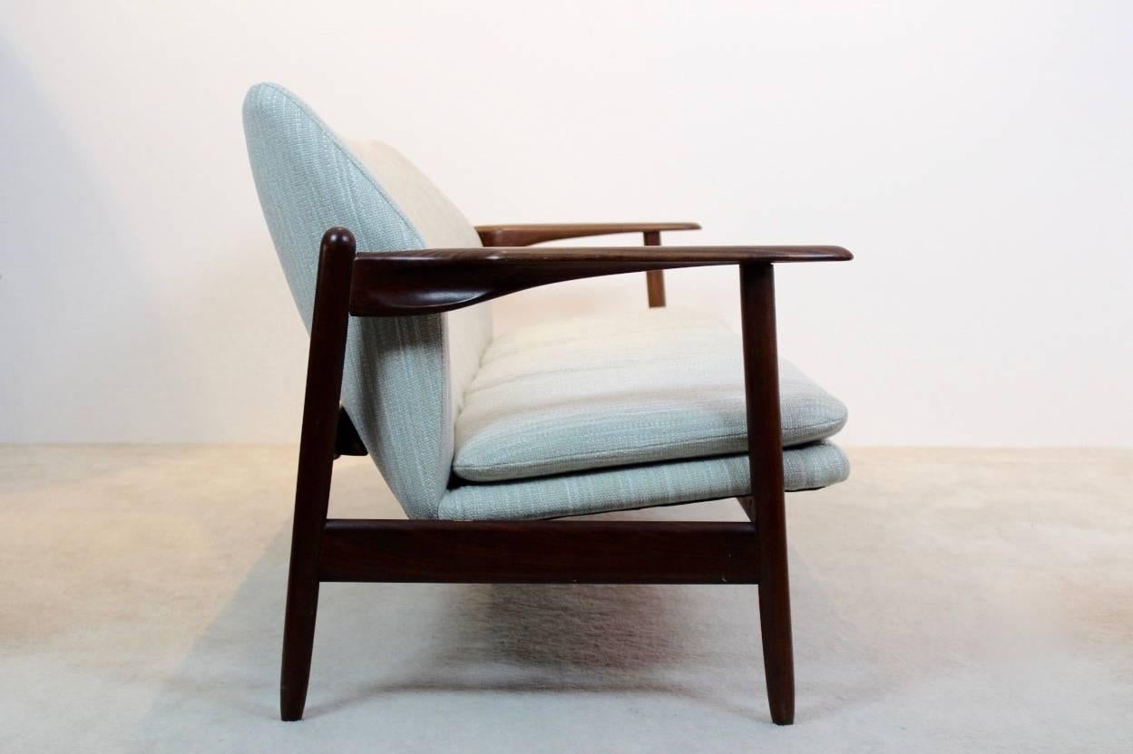 Magnificent Three-Seat Teak Sofa by Propos Hulmefa, Dutch Design 1950s In Excellent Condition In Voorburg, NL