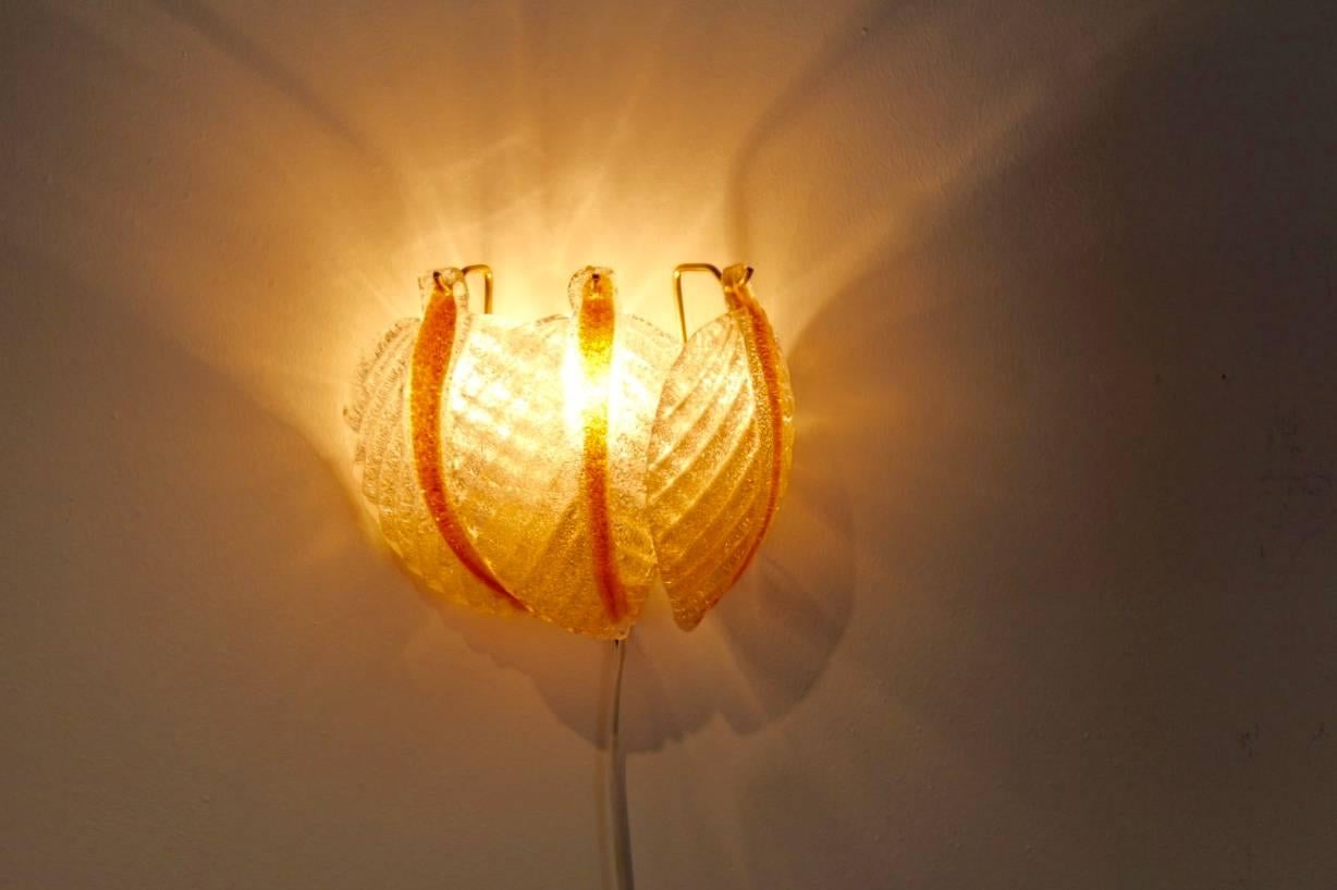 Original Murano Glass Leaves Wall Light by A.V. Mazzega, Italy, 1970s In Excellent Condition For Sale In Voorburg, NL