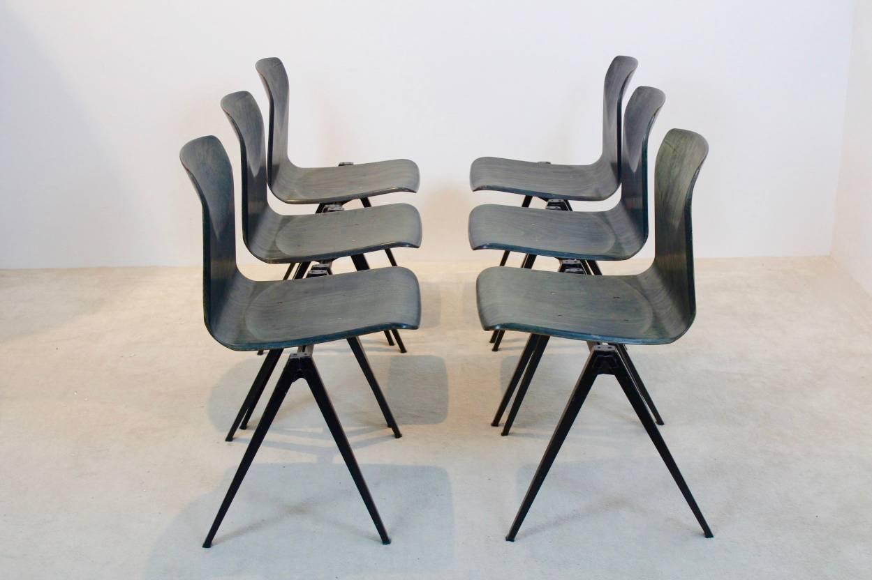 Dutch Extraordinary Two-Toned Stackable Pagholz Galvanitas S22 Industrial Diner Chairs