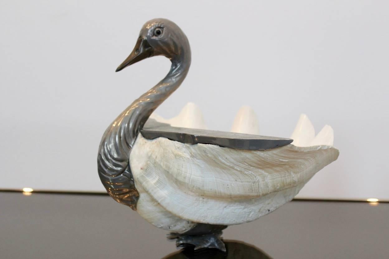 20ième siècle Swan géant italien en forme de coquille de palourde par Gabriella Binazzi en vente
