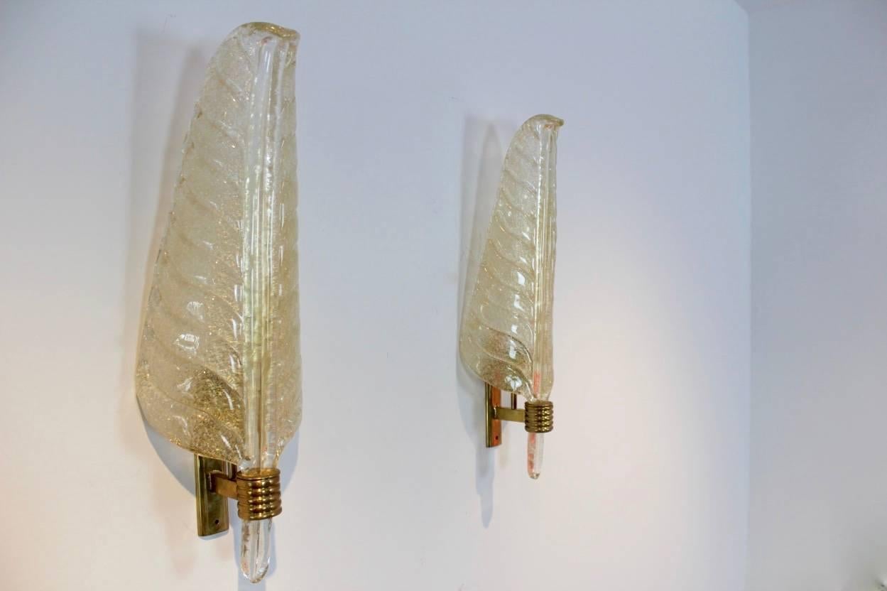 Mid-Century Modern Glamorous Pair of XL Murano Gold Flaked Glass Leaf Sconces by Barovier & Toso