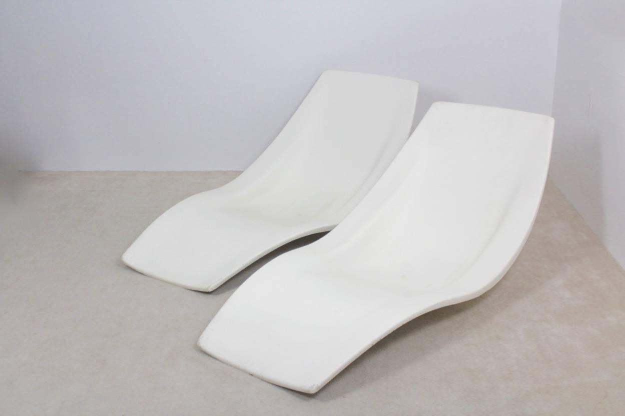 Mid-Century Modern Paire de chaises longues d'appoint originales Charles Zublena en polyester pour patio ou piscine, '60 en vente