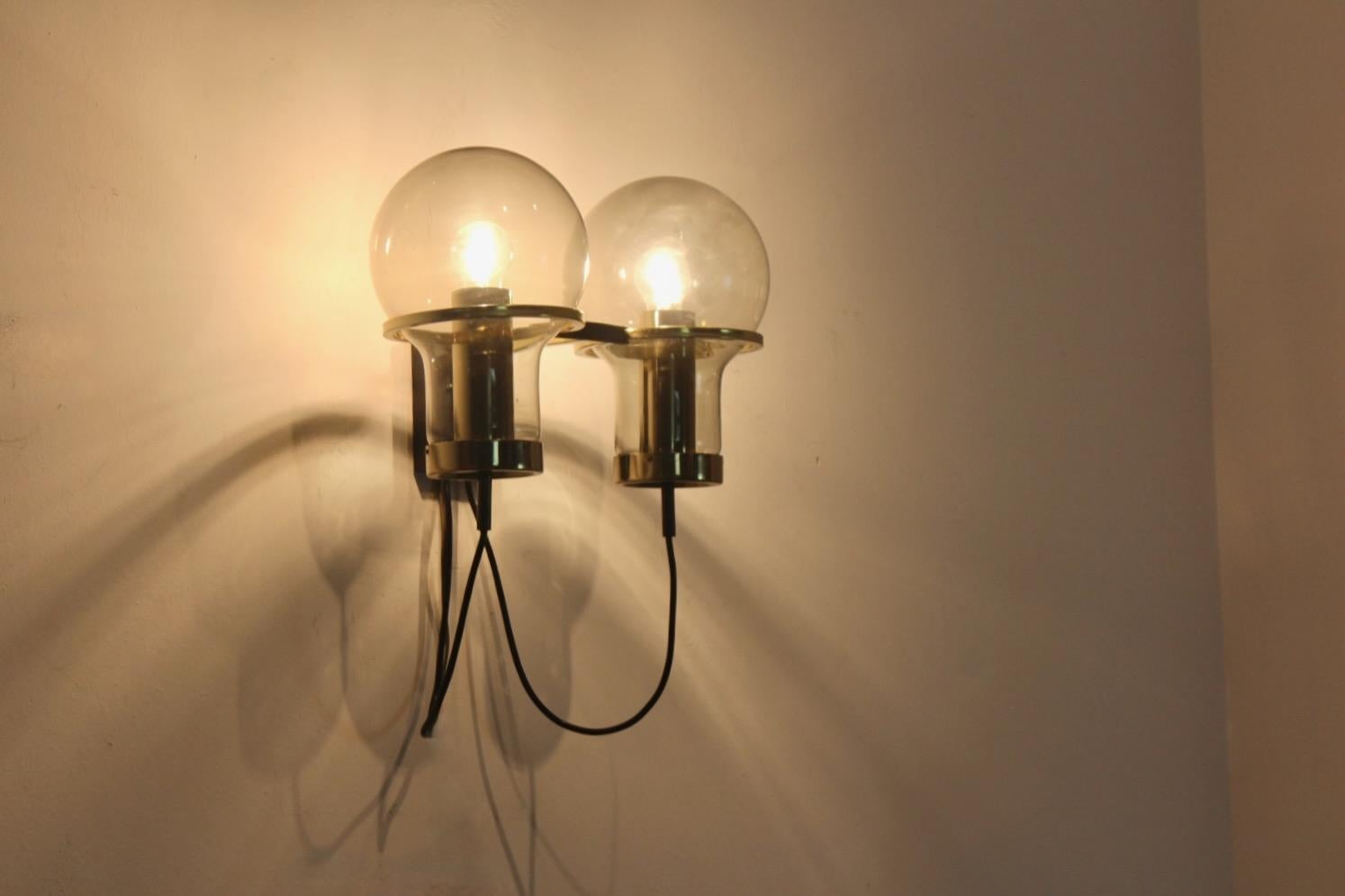 Raak Amsterdam Double Maxi Globe Wall Light, Países Bajos en venta 2