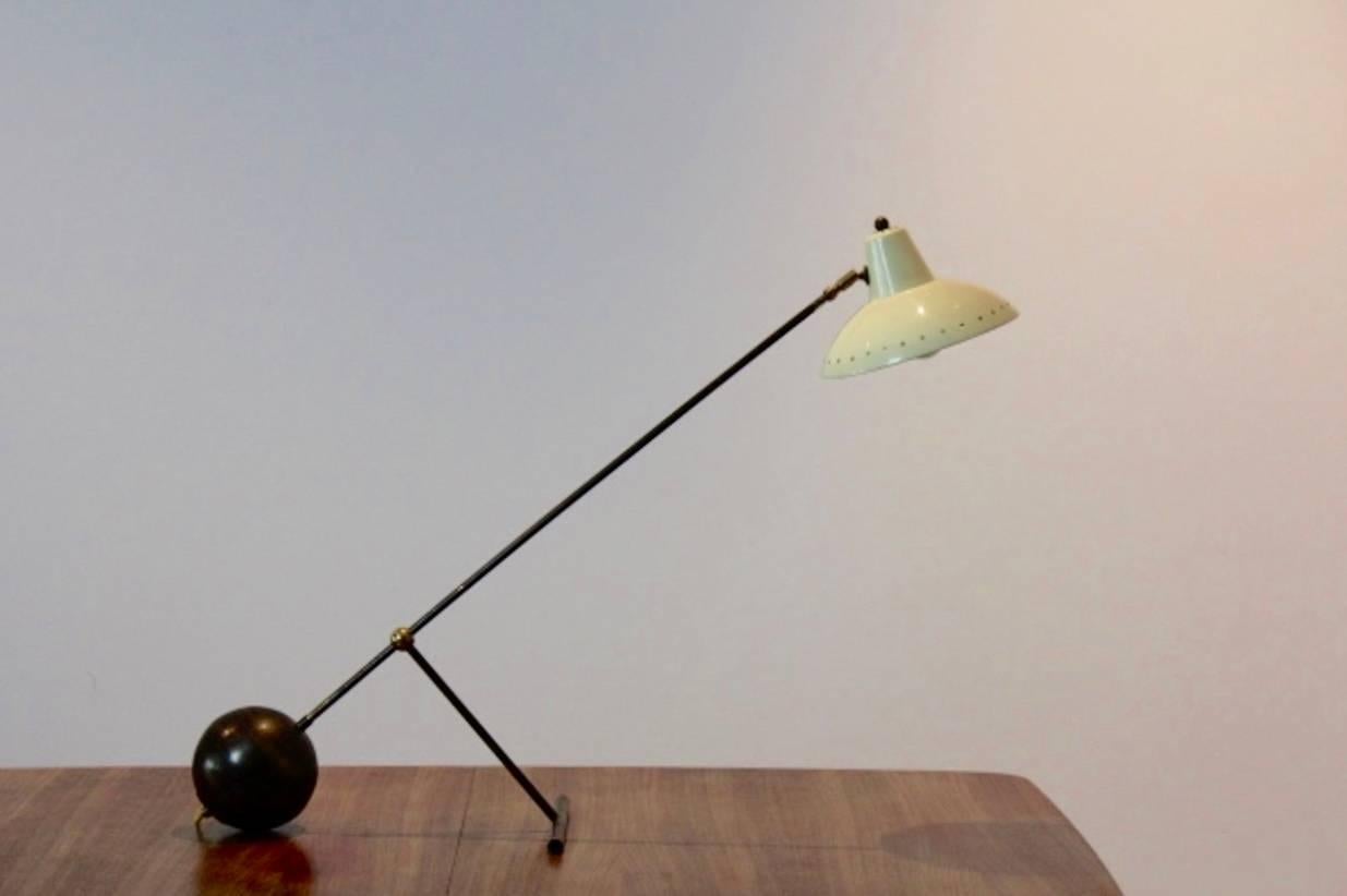 Italian Rare Stilnovo Modernist Brass Table or Desk Light attributed to Stilnovo