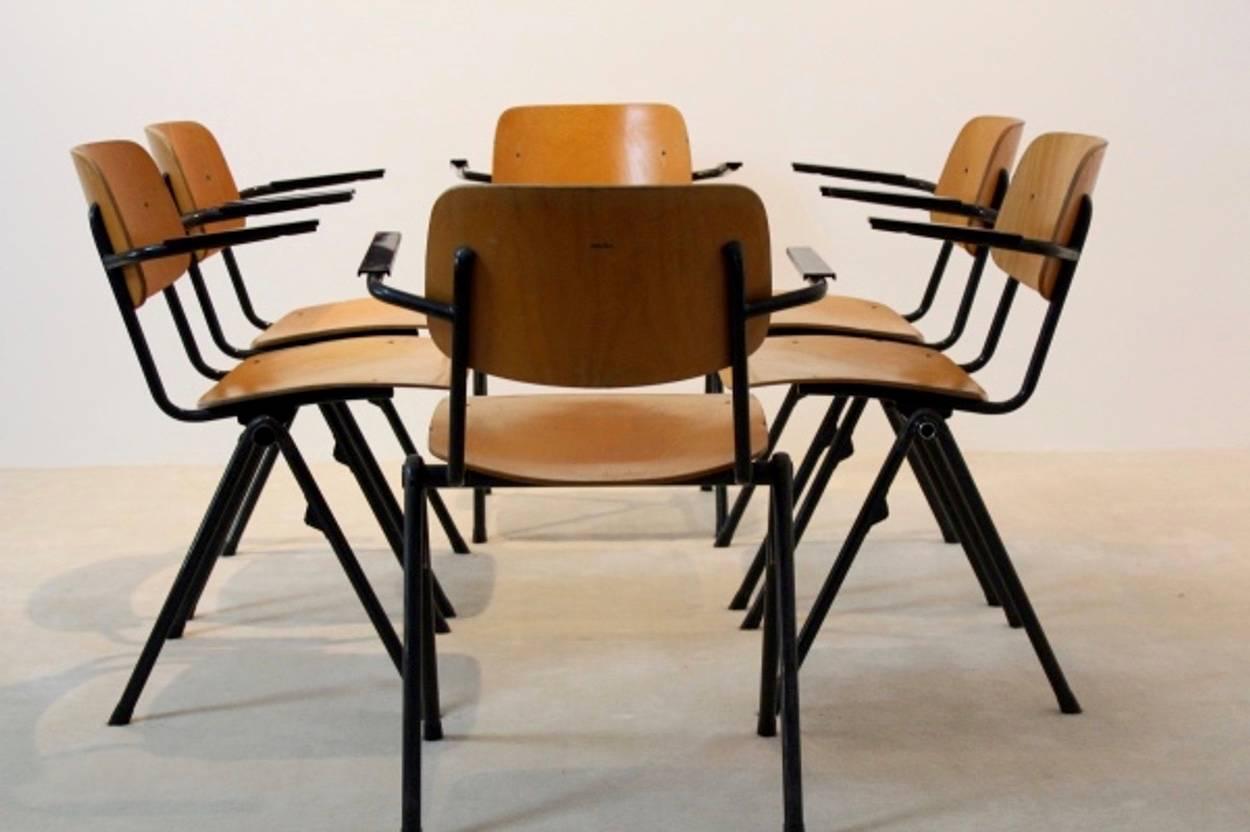 Mid-Century Modern Chaises d'école industrielles Marko en contreplaqué, Pays-Bas, années 1960 en vente