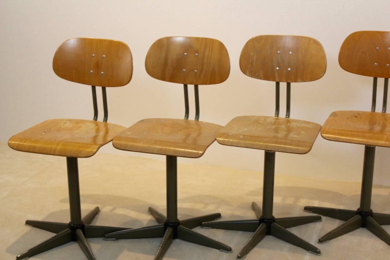 Industrial Plywood Swivel Chairs, Netherlands, 1960s In Good Condition In Voorburg, NL