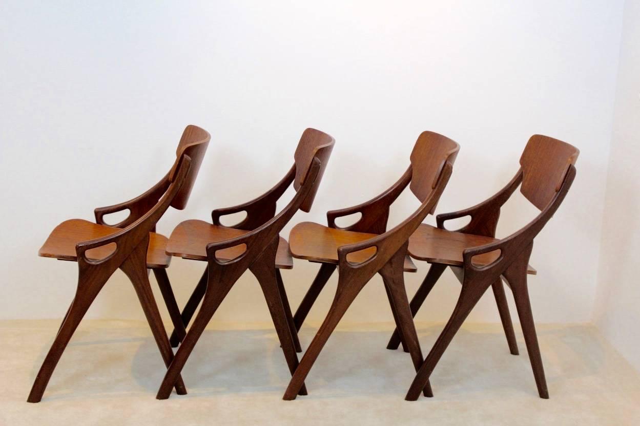 Set of Four Arne Hovmand Olsen Teak Dining Chairs for Mogens Kold, 1950s In Excellent Condition In Voorburg, NL