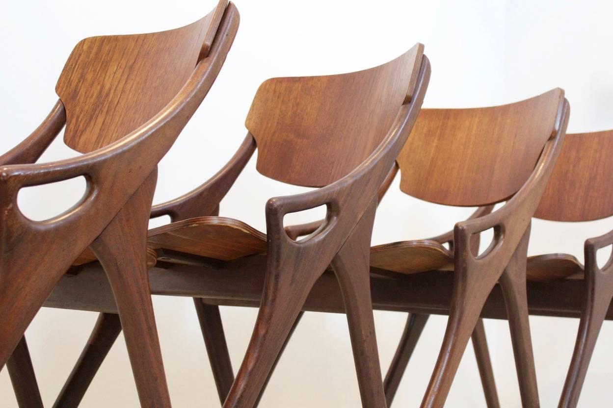 Scandinavian Modern Set of Four Arne Hovmand Olsen Teak Dining Chairs for Mogens Kold, 1950s