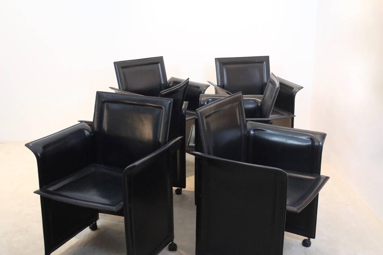 Mid-Century Modern Set of Four Black Matteo Grassi Leather Diner Chairs, Italy, 1970s