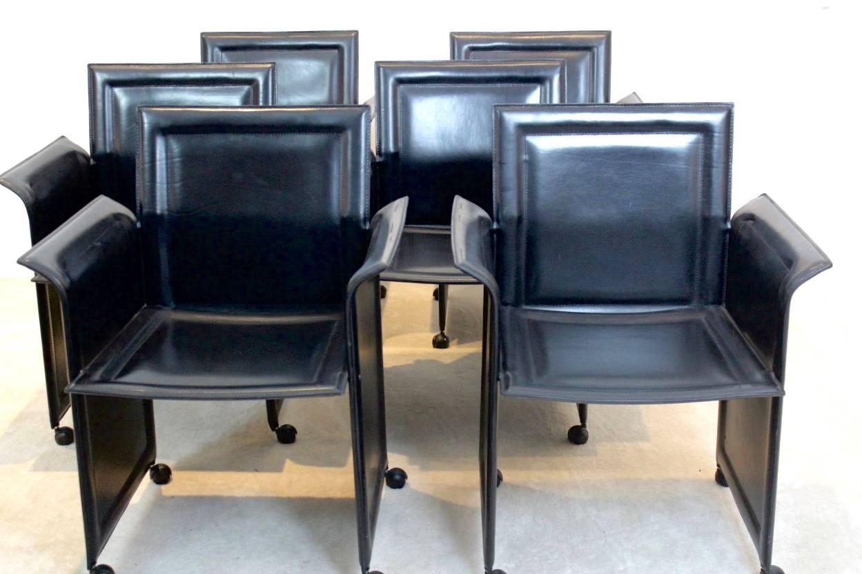 Italian Set of Four Black Matteo Grassi Leather Diner Chairs, Italy, 1970s
