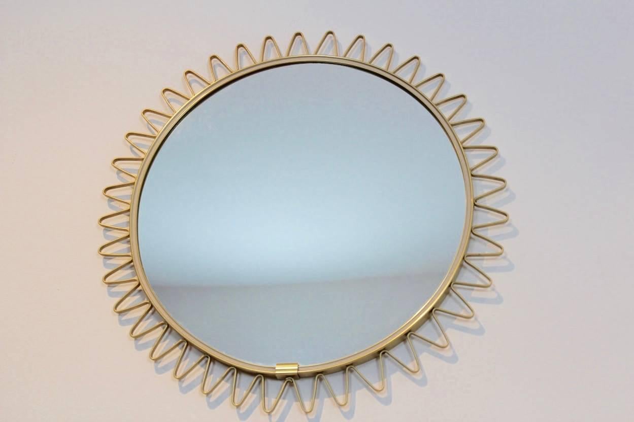 Mid-Century Modern Elegant Mid-Century Brass Framed Sunburst Mirror, France For Sale