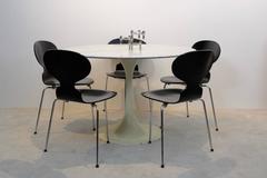 Sophisticated Tulip Dining Table by Eero Saarinen for Knoll International