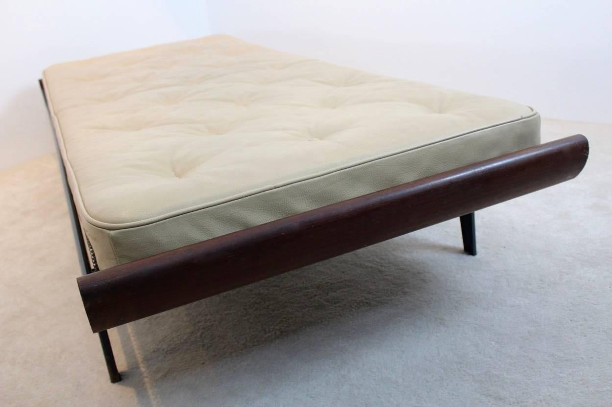Mid-Century Modern Cleopatra Daybed by Cordemeijer for Auping with Original Leather Mattress