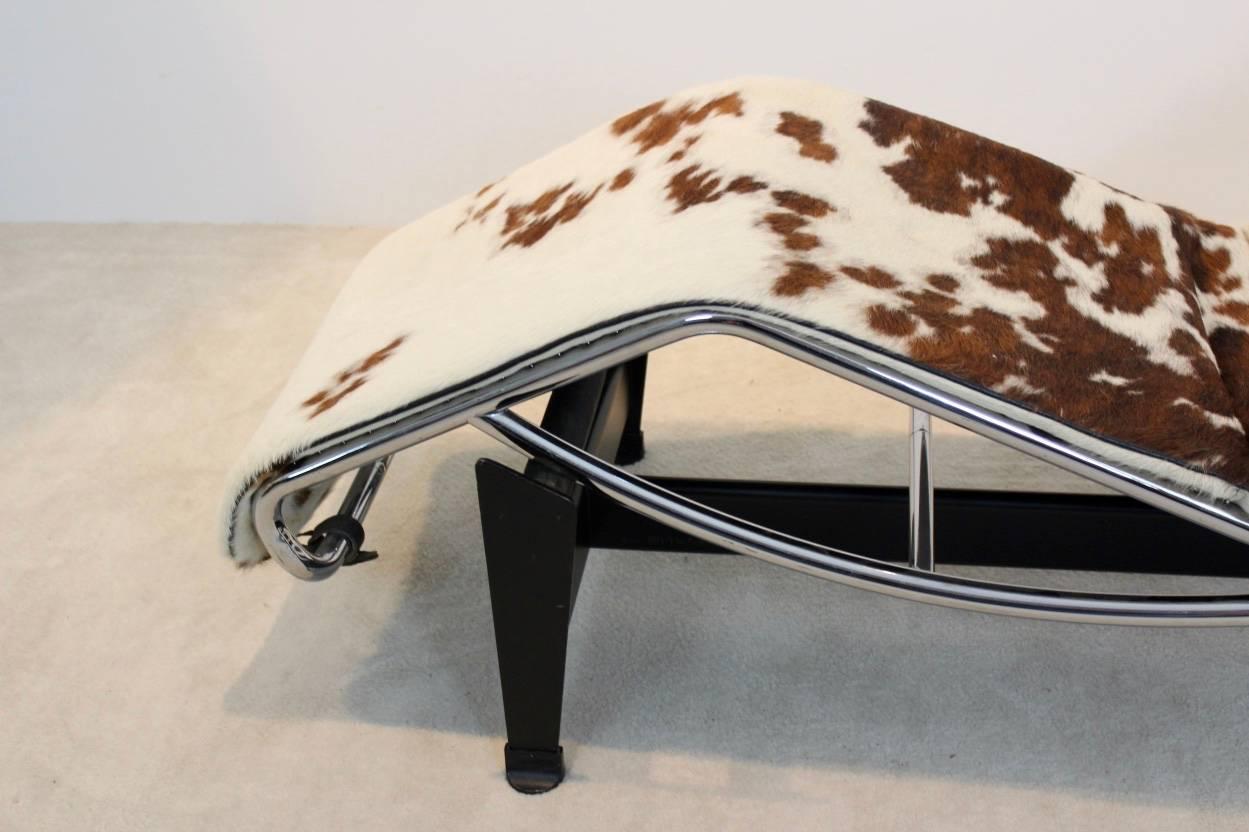 French Le Corbusier Pony Skin LC4 for Cassina by Pierre Jeanneret & Charlotte Perriand