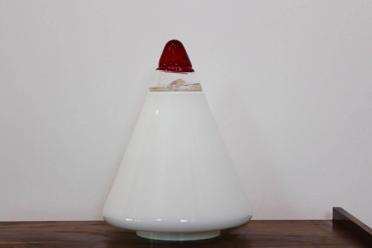 Red and White Opalescent Glass Cone Lamp by Giusto Toso for Leucos, Italy 1970s For Sale 1
