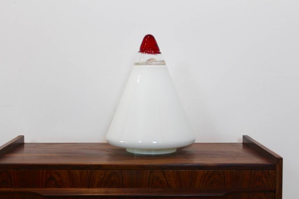 Red and White Opalescent Glass Cone Lamp by Giusto Toso for Leucos, Italy 1970s For Sale 3