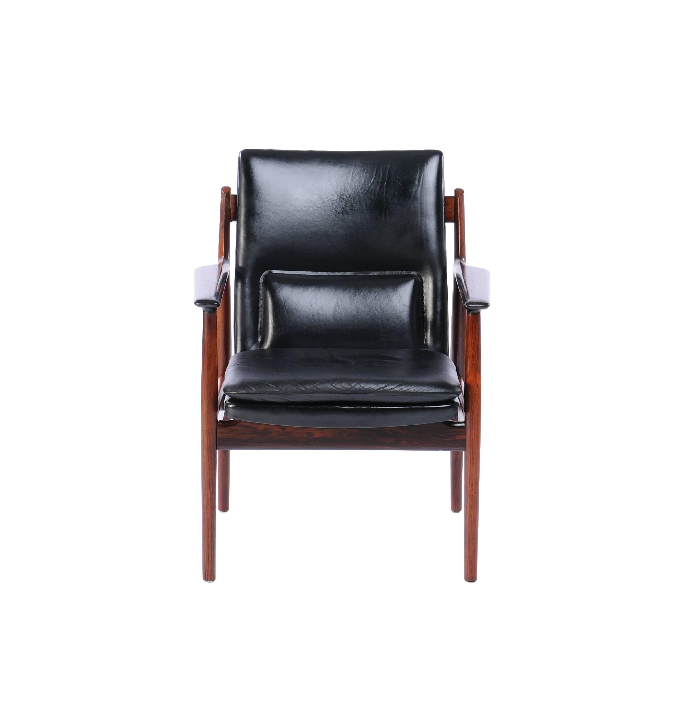 Danish Arne Vodder Model 431 Rosewood and Black Leather Armchairs For Sale