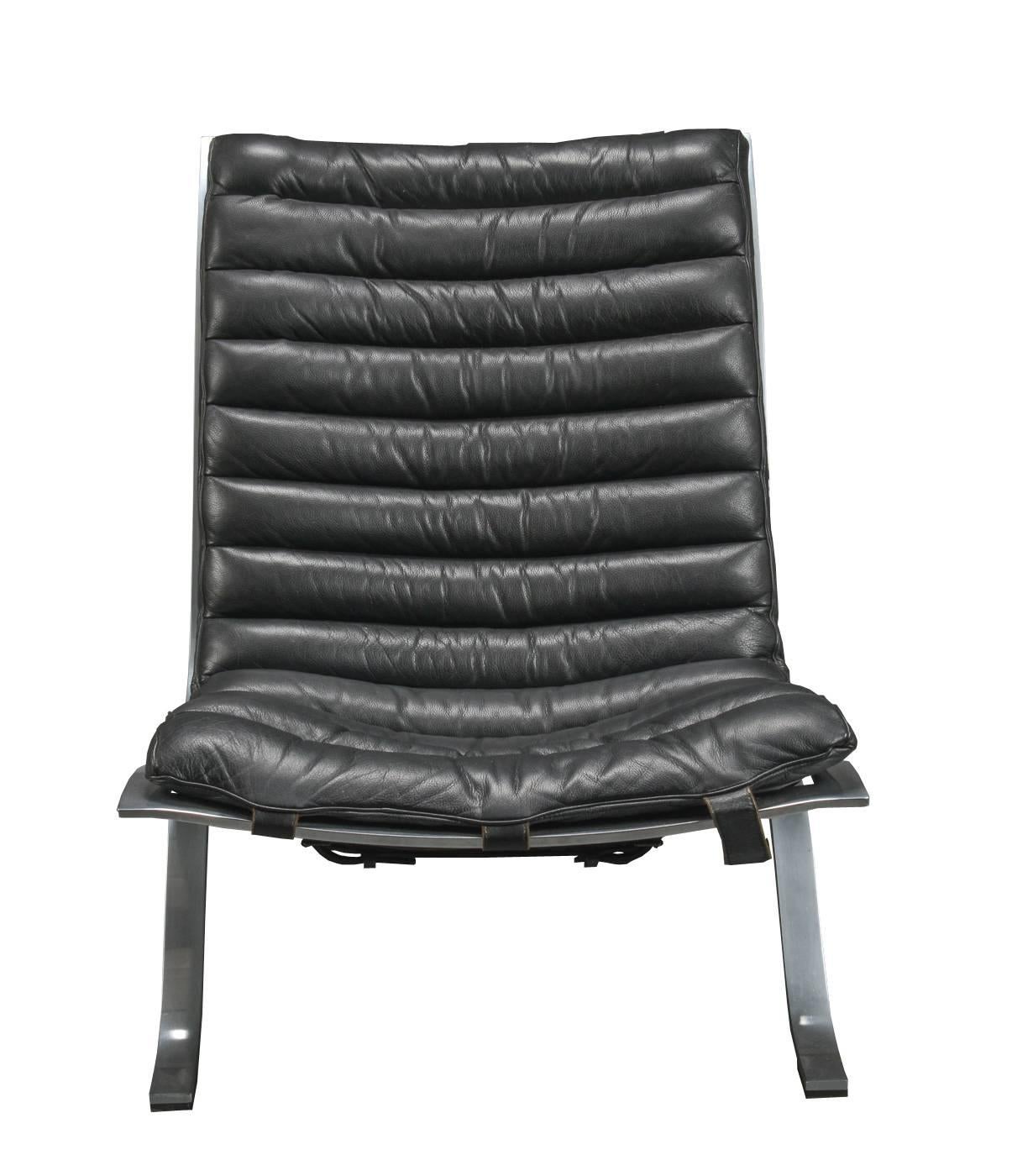 Ari Chair by Arne Norell in Black Leather In Good Condition For Sale In Lisbon, PT