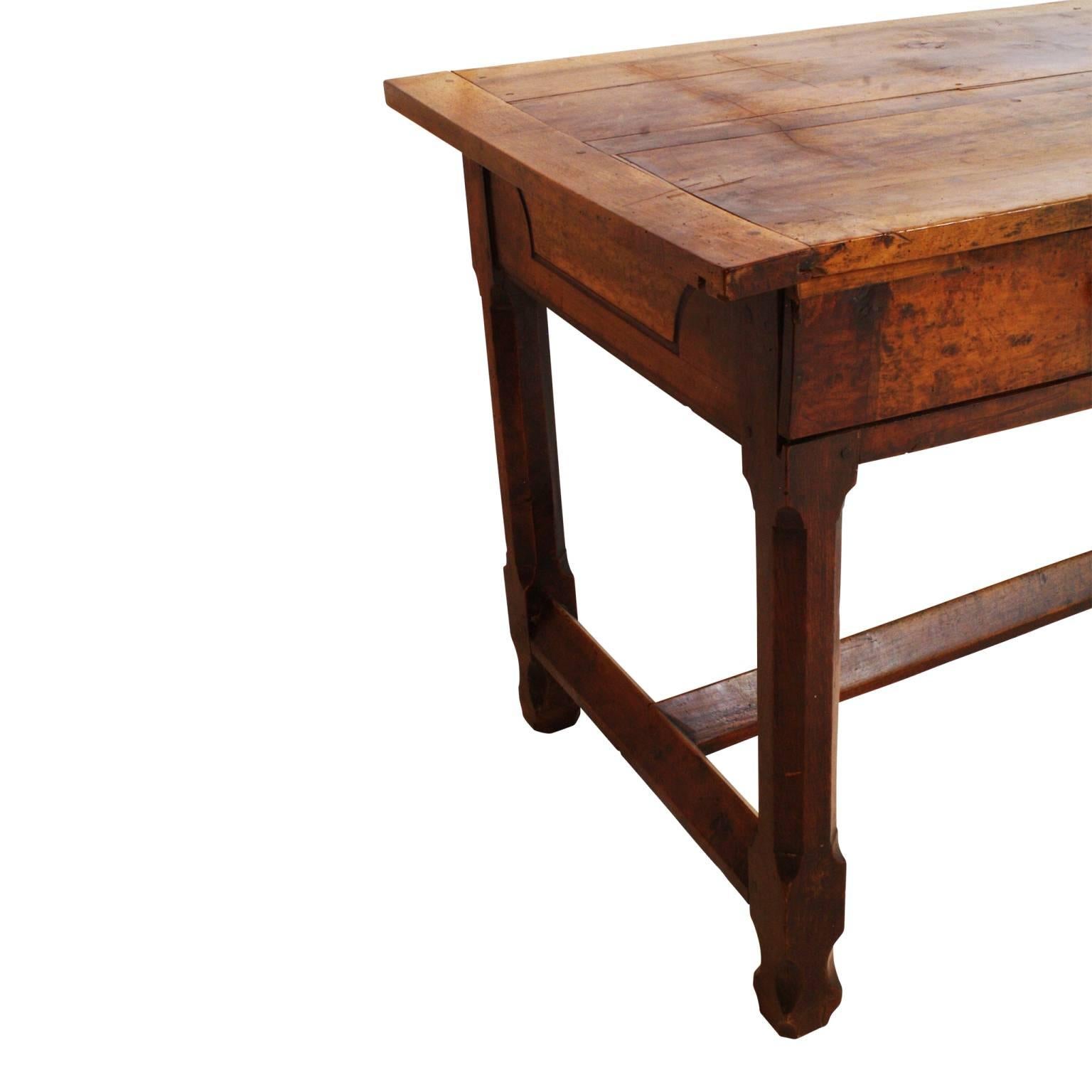 Early 19th Century Spanish Walnut Farm Table In Good Condition In Evergreen, CO